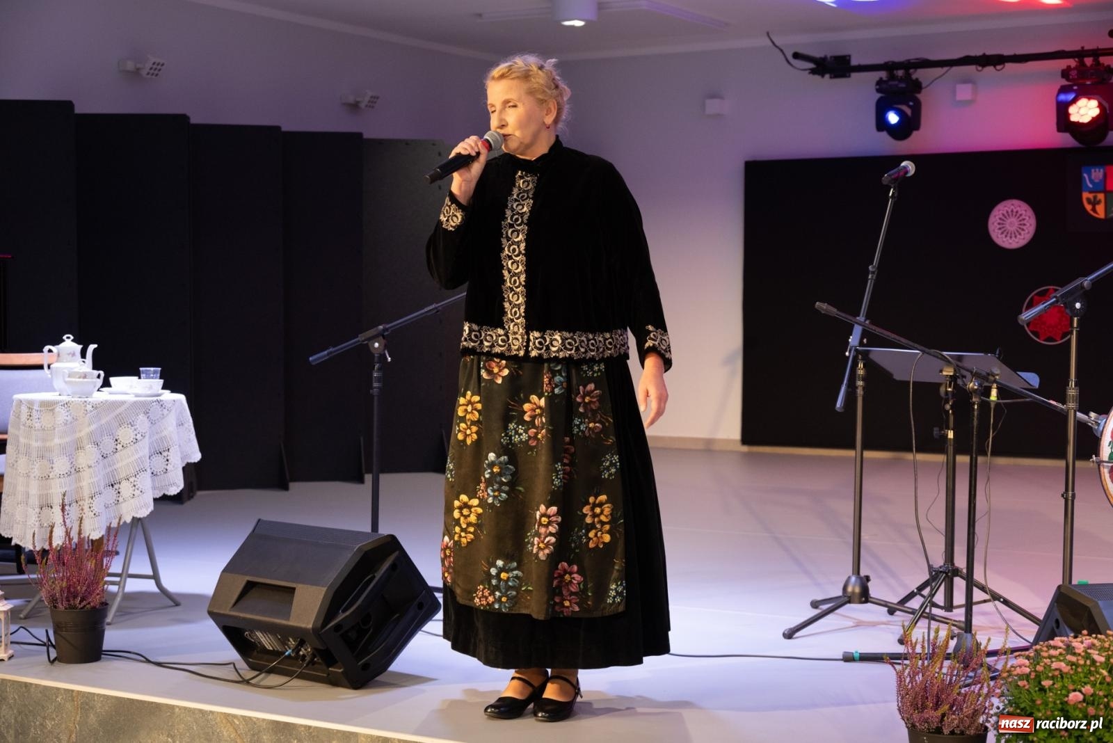 Zdjęcie w galerii na portalu naszraciborz.pl: Piyrwyj tak se tańcowało, że aż trzeszczało! Potańcówka wiejska w Tworkowie  wiadomości z regionu