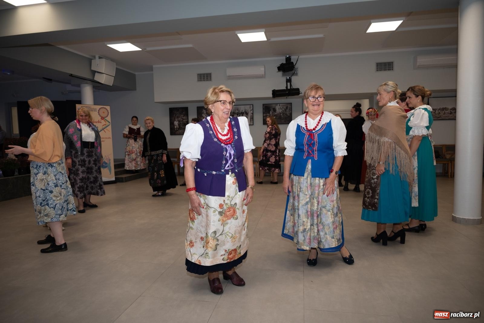 Zdjęcie w galerii na portalu naszraciborz.pl: Piyrwyj tak se tańcowało, że aż trzeszczało! Potańcówka wiejska w Tworkowie  wiadomości z regionu
