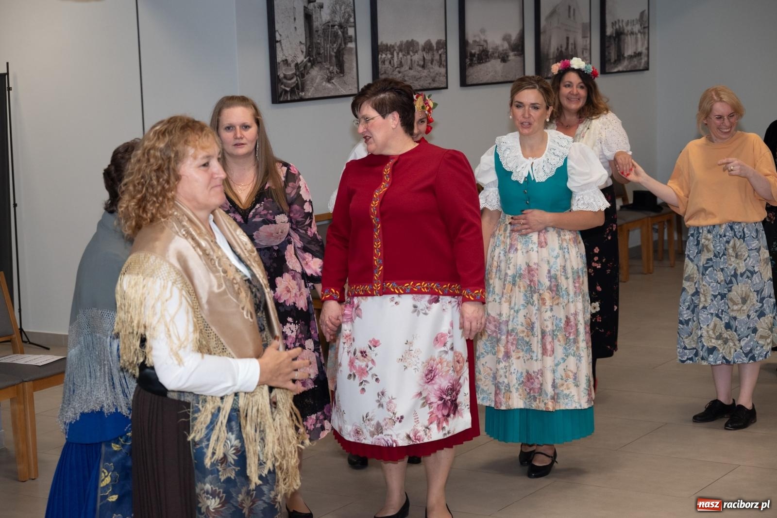 Zdjęcie w galerii na portalu naszraciborz.pl: Piyrwyj tak se tańcowało, że aż trzeszczało! Potańcówka wiejska w Tworkowie  wiadomości z regionu