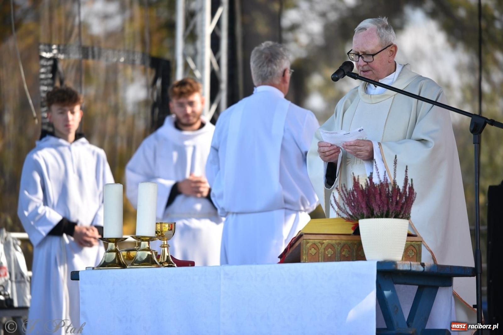 Zdjęcie w galerii na portalu naszraciborz.pl: Hubertus na Huzarskiej na bis – nie tylko tradycja, ale i pomoc dla Amelki [FOTO] wiadomości z regionu
