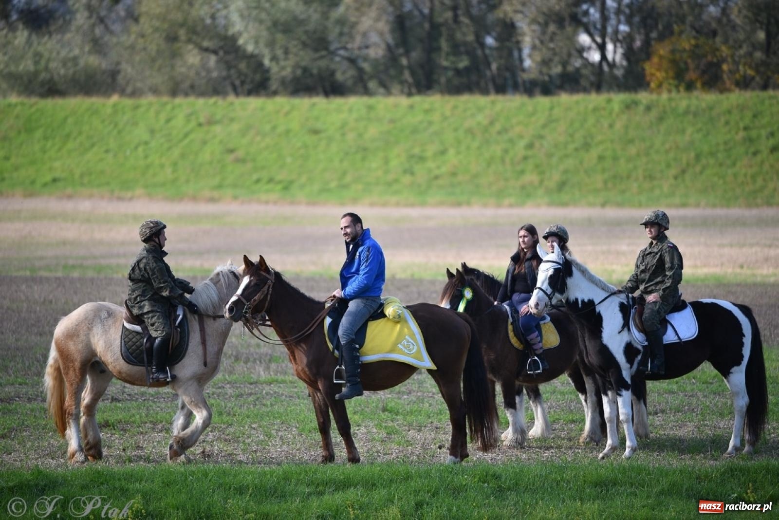 Zdjęcie w galerii na portalu naszraciborz.pl: Hubertus na Huzarskiej na bis – nie tylko tradycja, ale i pomoc dla Amelki [FOTO] wiadomości z regionu