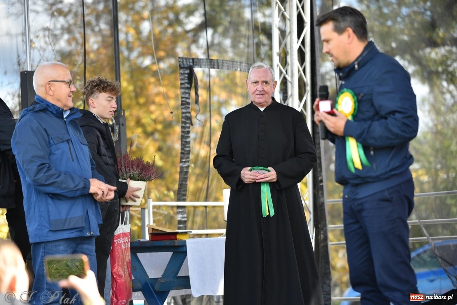 Zdjęcie w galerii na portalu naszraciborz.pl: Hubertus na Huzarskiej na bis – nie tylko tradycja, ale i pomoc dla Amelki [FOTO] wiadomości z regionu
