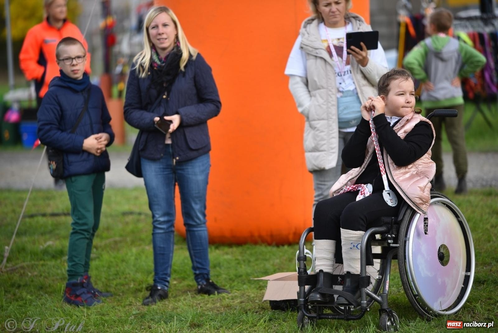 Zdjęcie w galerii na portalu naszraciborz.pl: Hubertus na Huzarskiej na bis – nie tylko tradycja, ale i pomoc dla Amelki [FOTO] wiadomości z regionu