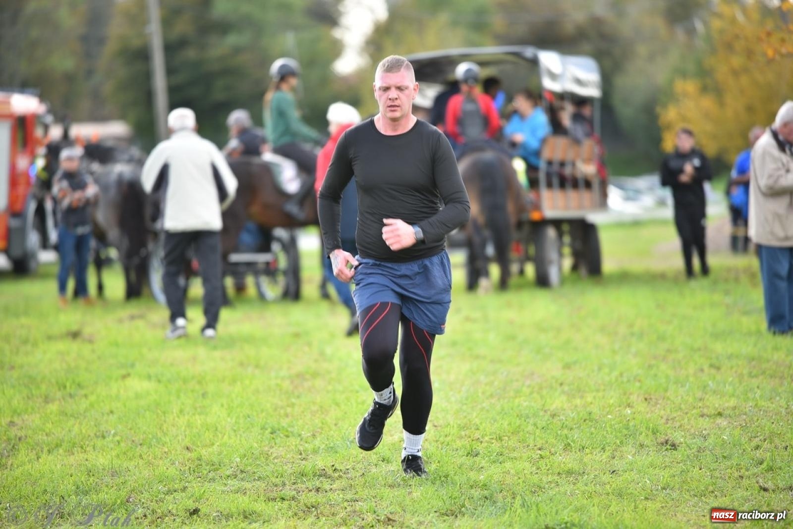 Zdjęcie w galerii na portalu naszraciborz.pl: Hubertus na Huzarskiej na bis – nie tylko tradycja, ale i pomoc dla Amelki [FOTO] wiadomości z regionu