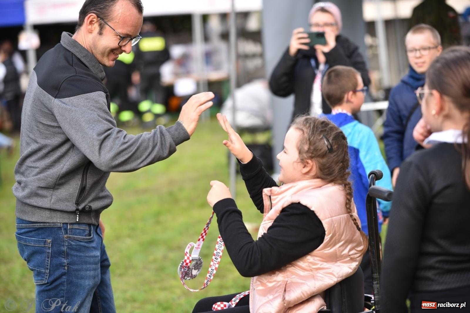 Zdjęcie w galerii na portalu naszraciborz.pl: Hubertus na Huzarskiej na bis – nie tylko tradycja, ale i pomoc dla Amelki [FOTO] wiadomości z regionu