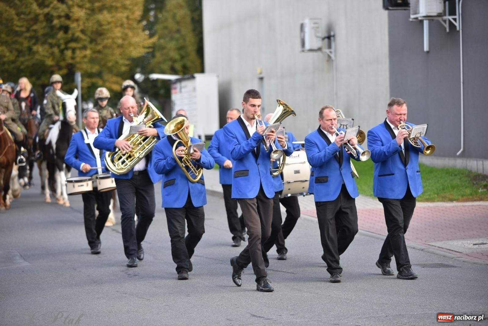 Zdjęcie w galerii na portalu naszraciborz.pl: Hubertus na Huzarskiej na bis – nie tylko tradycja, ale i pomoc dla Amelki [FOTO] wiadomości z regionu