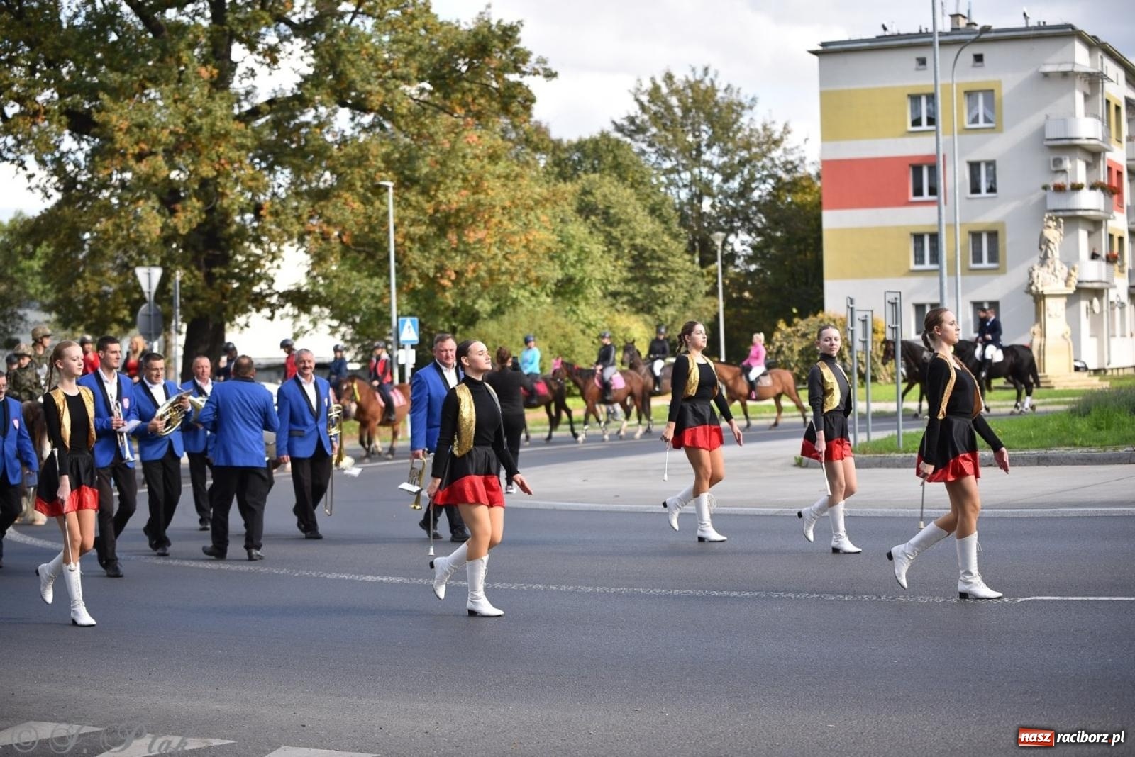 Zdjęcie w galerii na portalu naszraciborz.pl: Hubertus na Huzarskiej na bis – nie tylko tradycja, ale i pomoc dla Amelki [FOTO] wiadomości z regionu