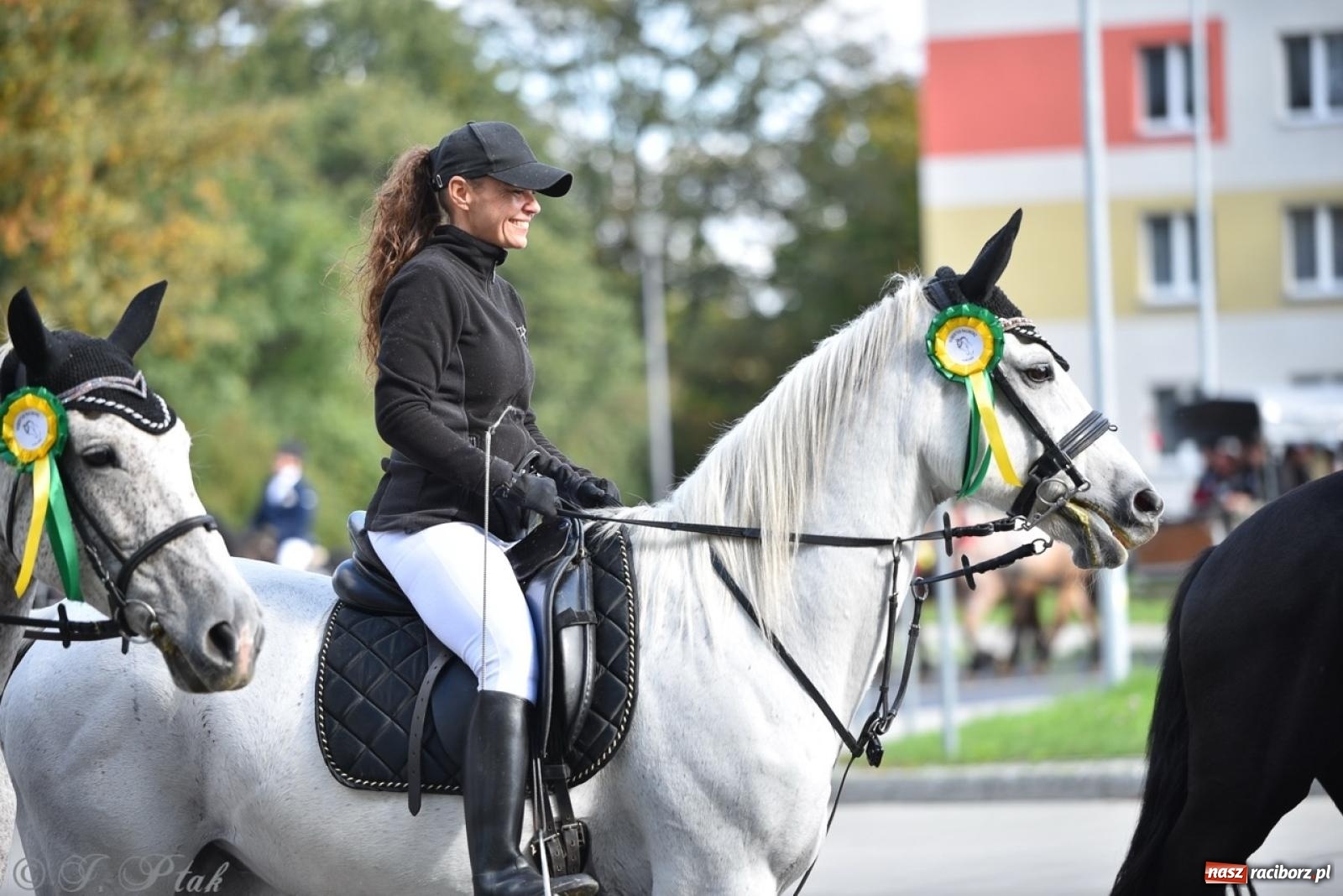 Zdjęcie w galerii na portalu naszraciborz.pl: Hubertus na Huzarskiej na bis – nie tylko tradycja, ale i pomoc dla Amelki [FOTO] wiadomości z regionu