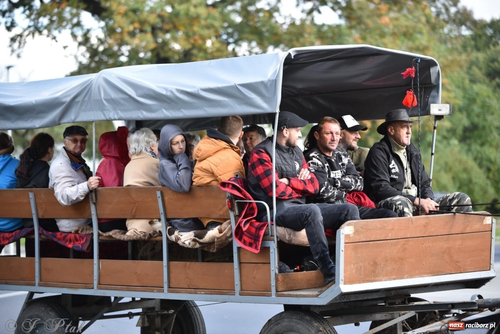 Zdjęcie w galerii na portalu naszraciborz.pl: Hubertus na Huzarskiej na bis – nie tylko tradycja, ale i pomoc dla Amelki [FOTO] wiadomości z regionu