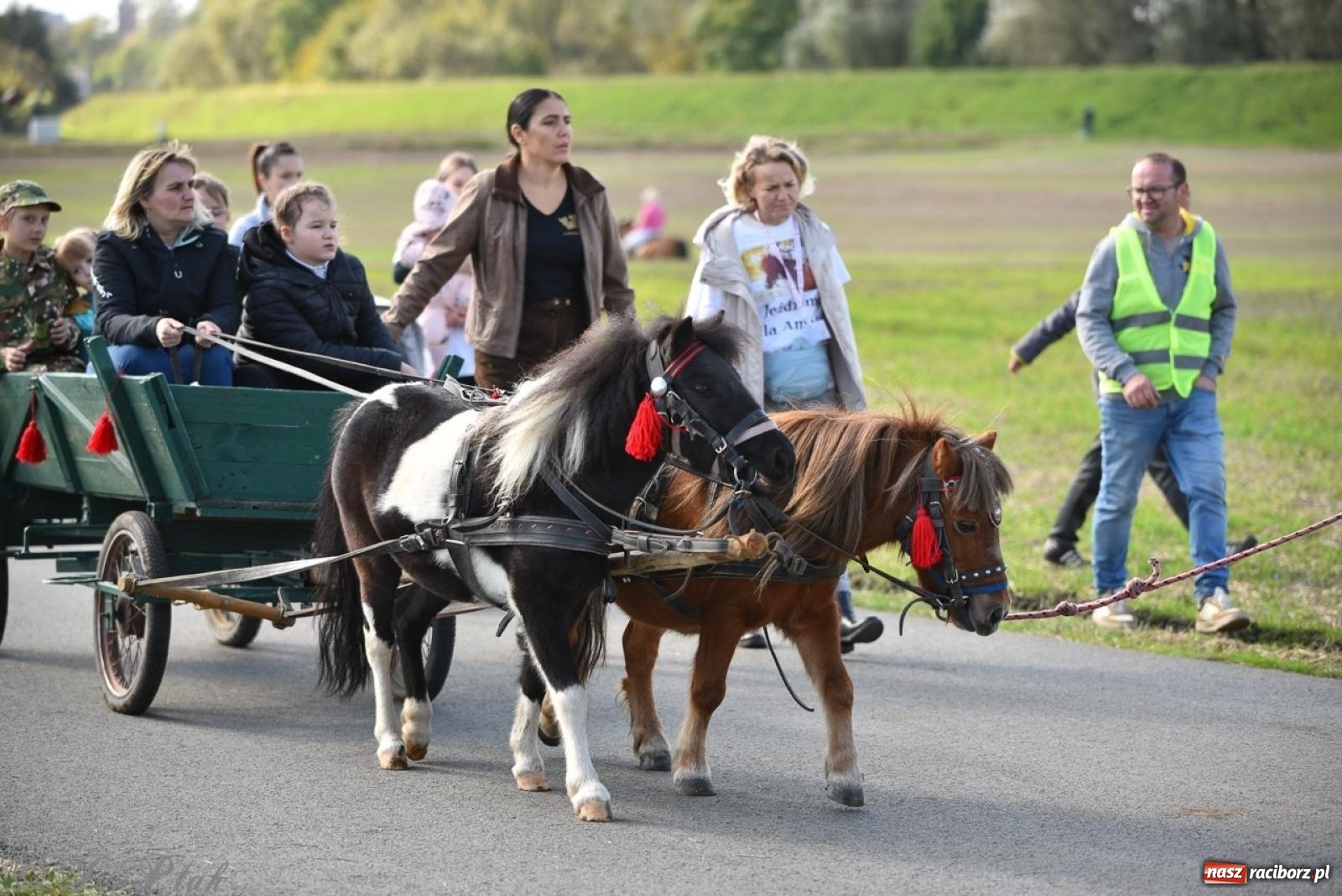 Zdjęcie w galerii na portalu naszraciborz.pl: Hubertus na Huzarskiej na bis – nie tylko tradycja, ale i pomoc dla Amelki [FOTO] wiadomości z regionu