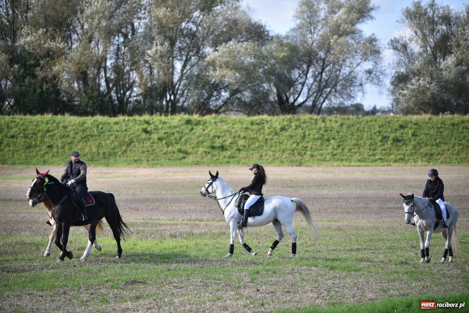 Zdjęcie w galerii na portalu naszraciborz.pl: Hubertus na Huzarskiej na bis – nie tylko tradycja, ale i pomoc dla Amelki [FOTO] wiadomości z regionu