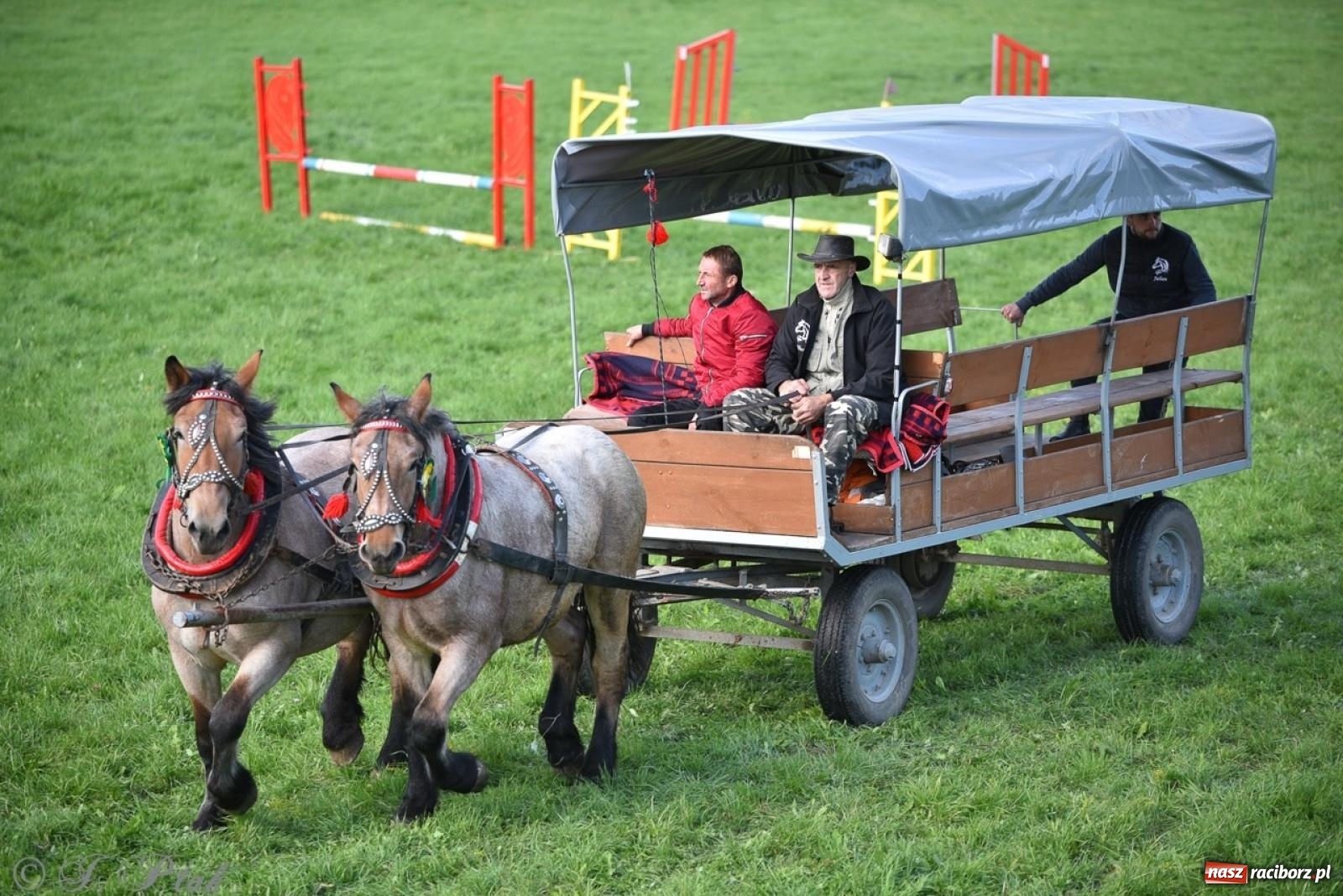Zdjęcie w galerii na portalu naszraciborz.pl: Hubertus na Huzarskiej na bis – nie tylko tradycja, ale i pomoc dla Amelki [FOTO] wiadomości z regionu