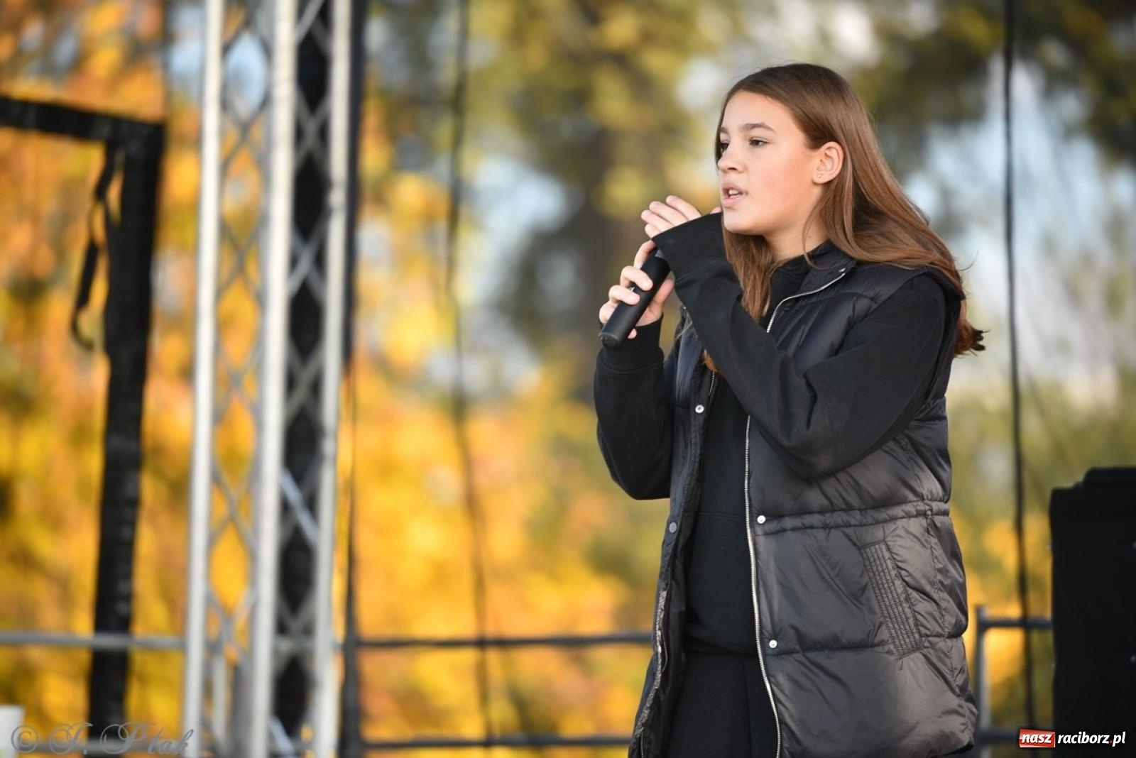 Zdjęcie w galerii na portalu naszraciborz.pl: Hubertus na Huzarskiej na bis – nie tylko tradycja, ale i pomoc dla Amelki [FOTO] wiadomości z regionu