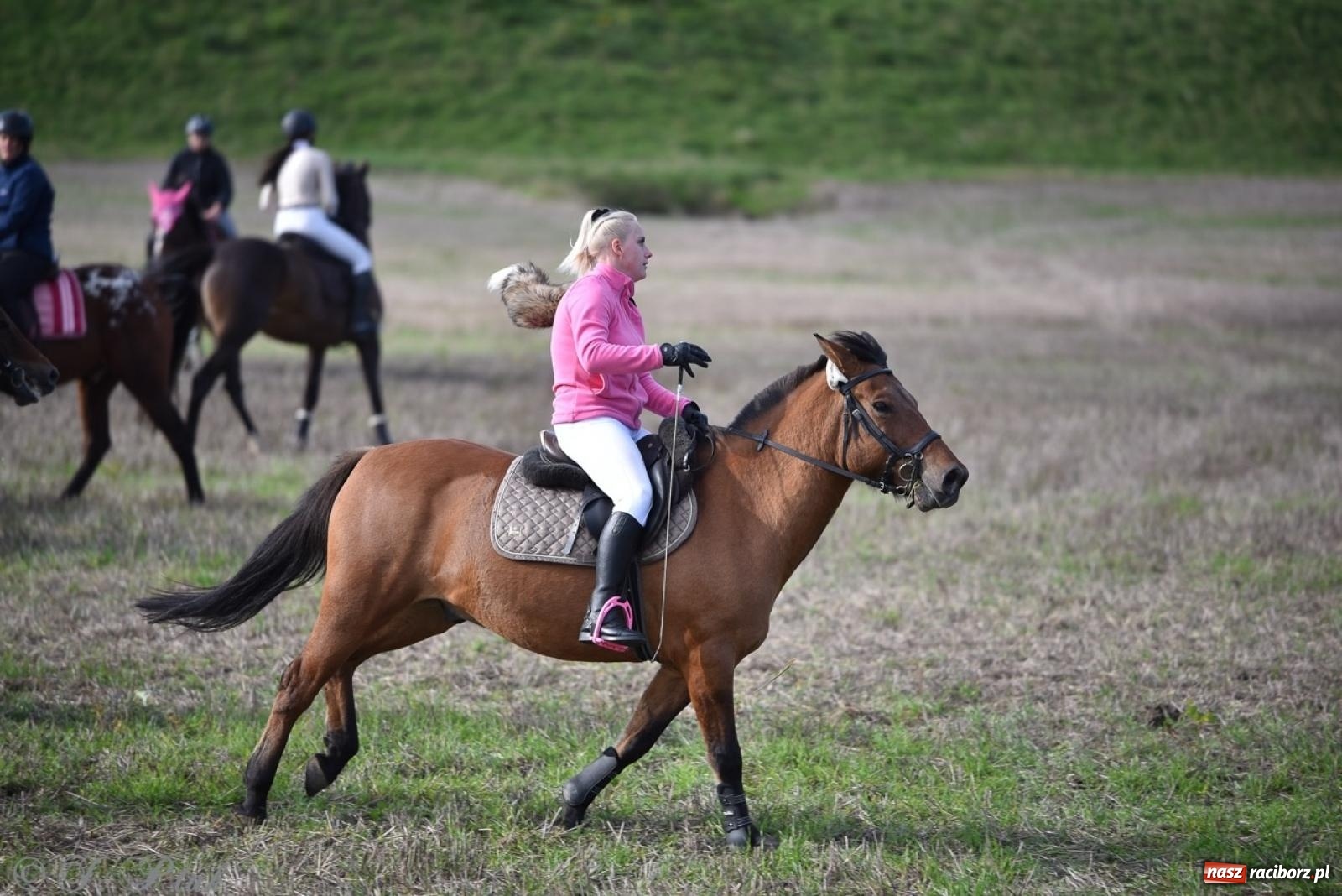 Zdjęcie w galerii na portalu naszraciborz.pl: Hubertus na Huzarskiej na bis – nie tylko tradycja, ale i pomoc dla Amelki [FOTO] wiadomości z regionu
