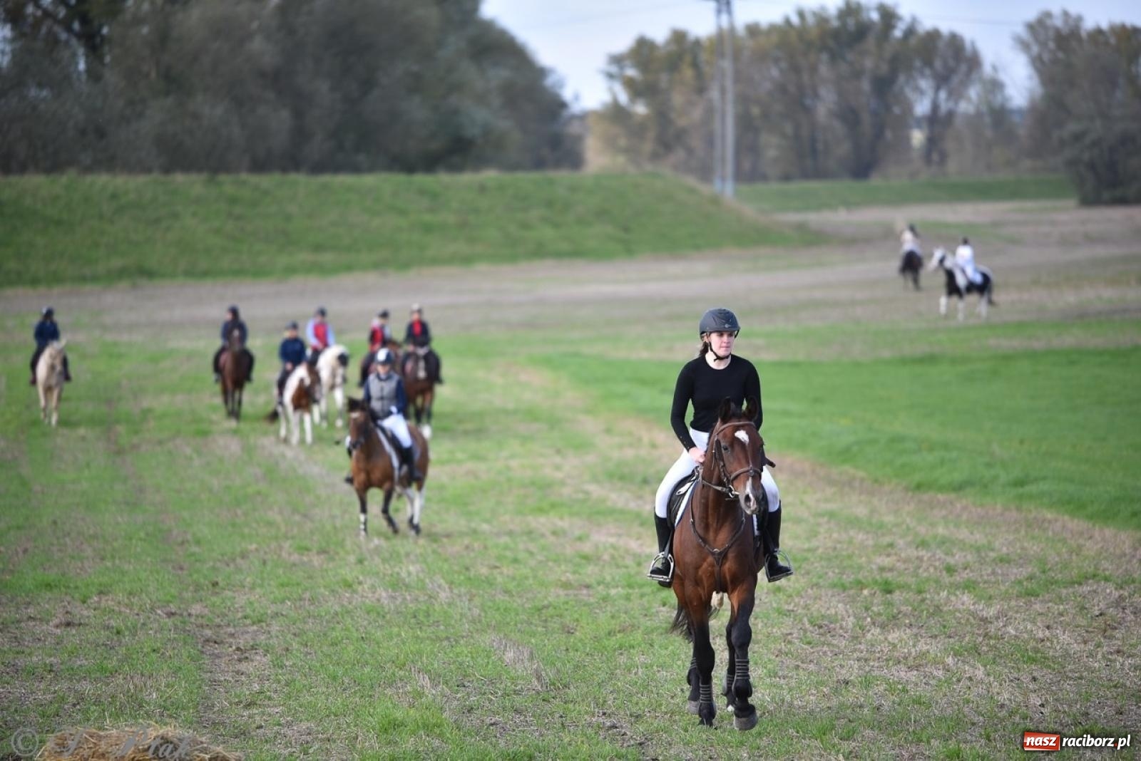 Zdjęcie w galerii na portalu naszraciborz.pl: Hubertus na Huzarskiej na bis – nie tylko tradycja, ale i pomoc dla Amelki [FOTO] wiadomości z regionu