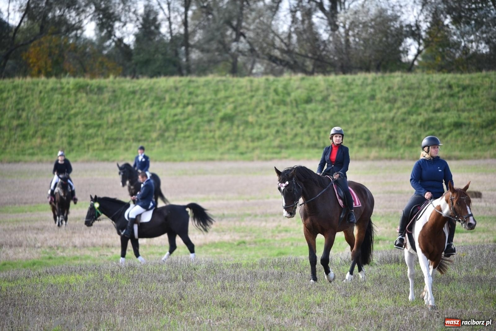 Zdjęcie w galerii na portalu naszraciborz.pl: Hubertus na Huzarskiej na bis – nie tylko tradycja, ale i pomoc dla Amelki [FOTO] wiadomości z regionu