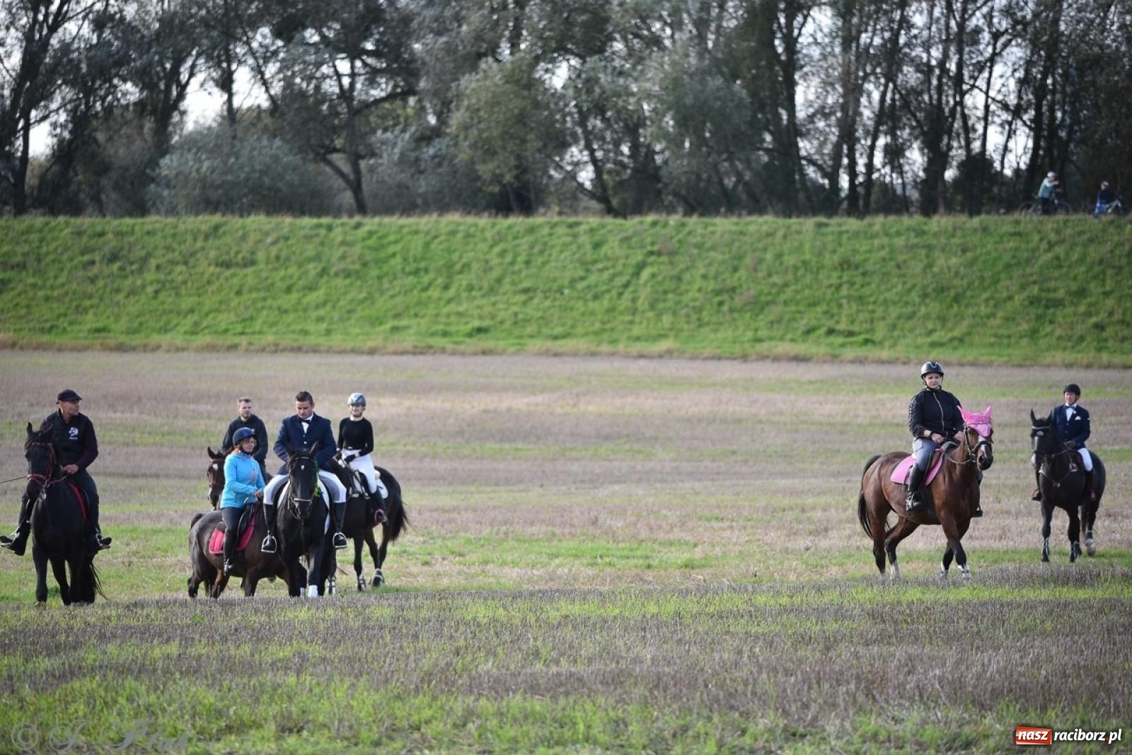 Zdjęcie w galerii na portalu naszraciborz.pl: Hubertus na Huzarskiej na bis – nie tylko tradycja, ale i pomoc dla Amelki [FOTO] wiadomości z regionu