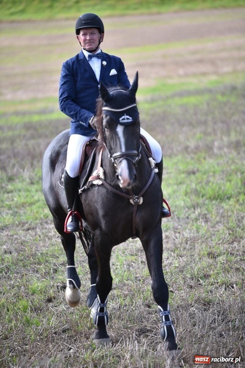 Zdjęcie w galerii na portalu naszraciborz.pl: Hubertus na Huzarskiej na bis – nie tylko tradycja, ale i pomoc dla Amelki [FOTO] wiadomości z regionu