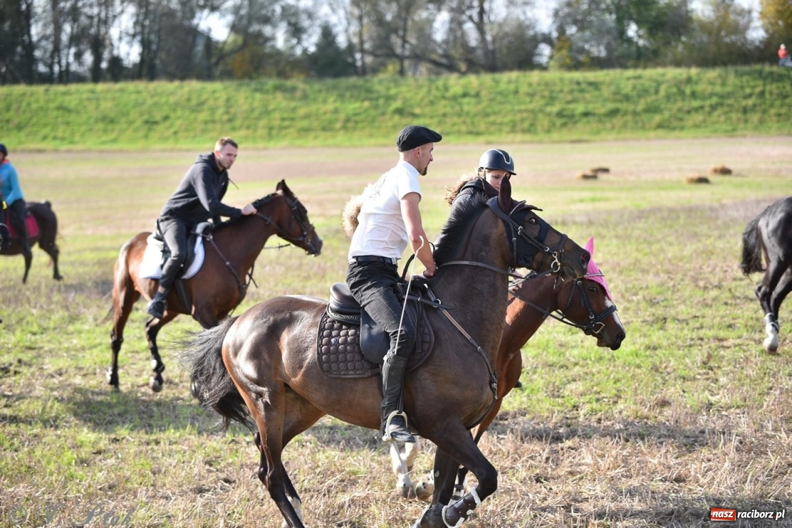 Zdjęcie w galerii na portalu naszraciborz.pl: Hubertus na Huzarskiej na bis – nie tylko tradycja, ale i pomoc dla Amelki [FOTO] wiadomości z regionu