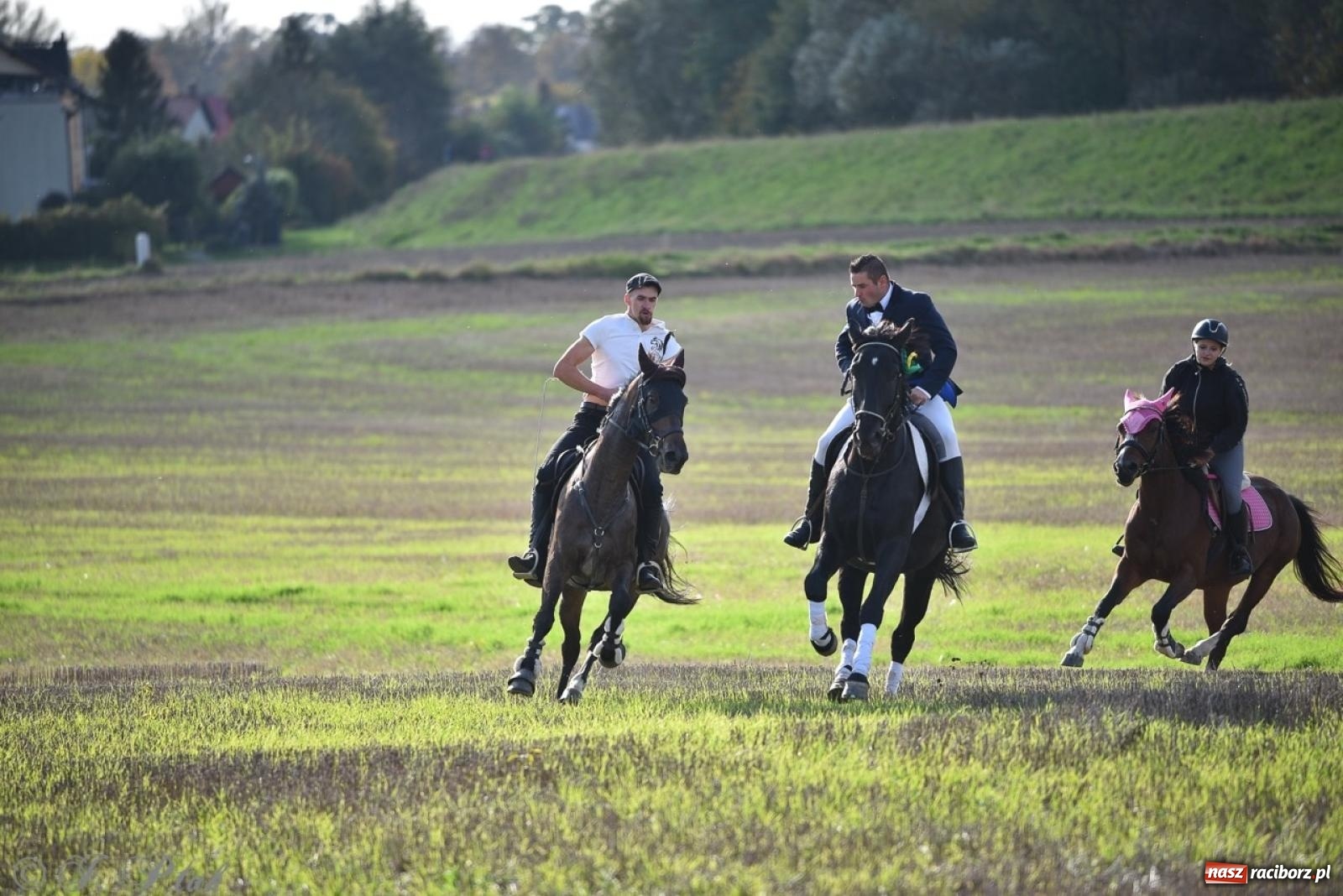 Zdjęcie w galerii na portalu naszraciborz.pl: Hubertus na Huzarskiej na bis – nie tylko tradycja, ale i pomoc dla Amelki [FOTO] wiadomości z regionu