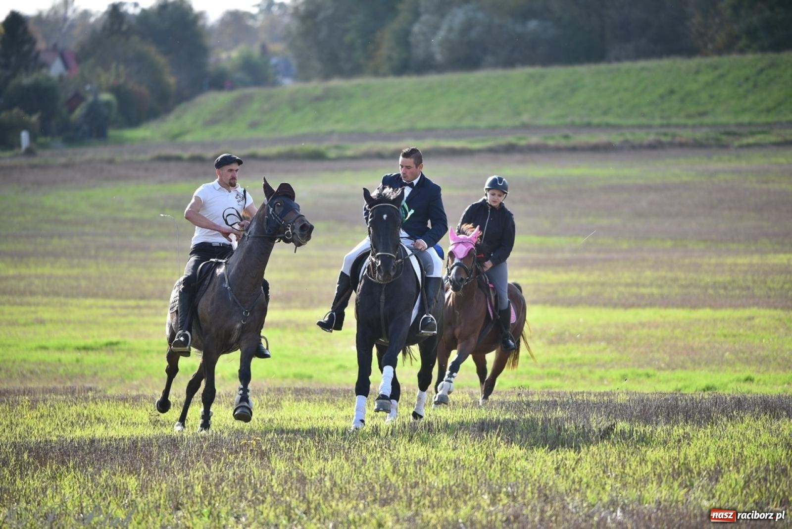 Zdjęcie w galerii na portalu naszraciborz.pl: Hubertus na Huzarskiej na bis – nie tylko tradycja, ale i pomoc dla Amelki [FOTO] wiadomości z regionu