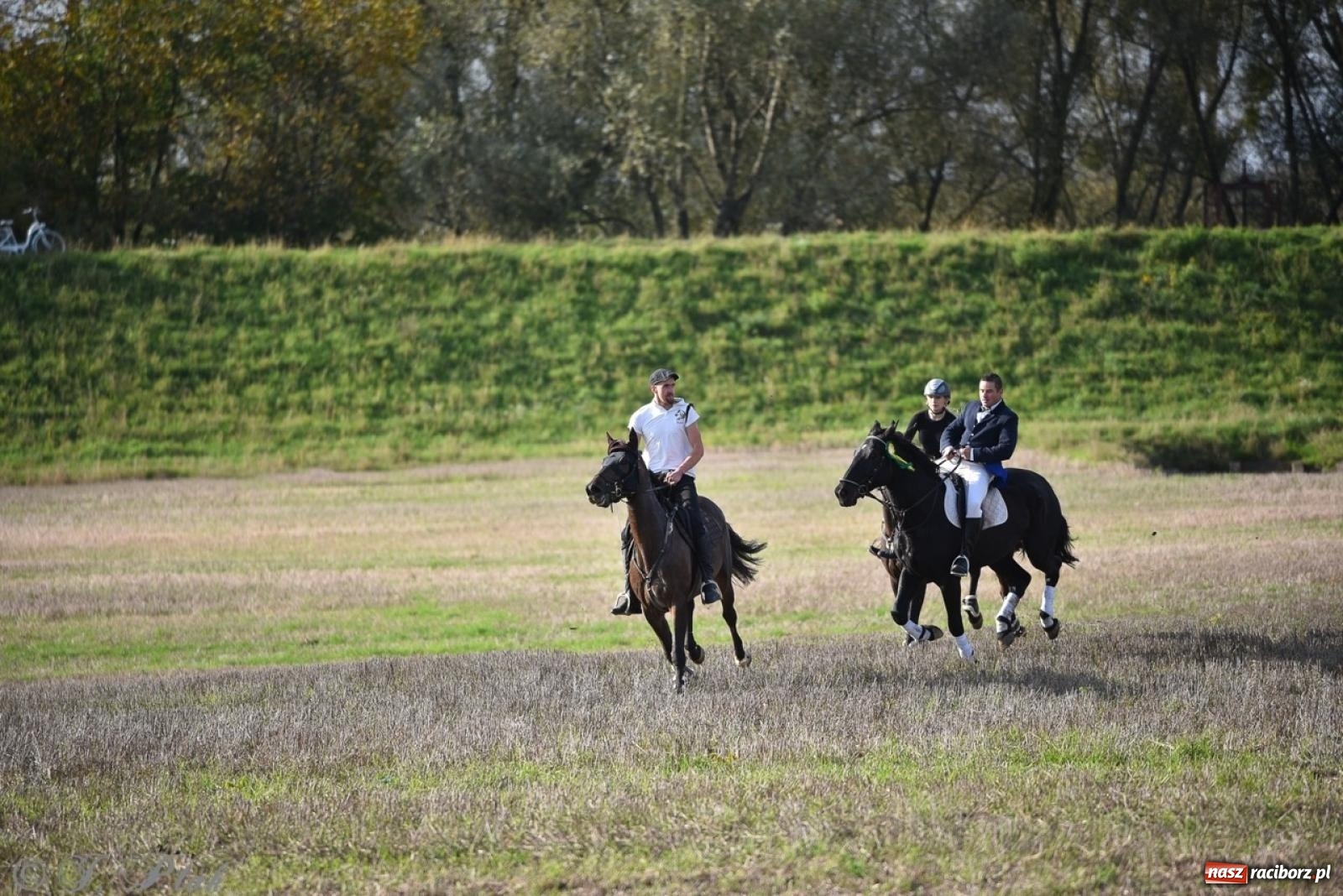 Zdjęcie w galerii na portalu naszraciborz.pl: Hubertus na Huzarskiej na bis – nie tylko tradycja, ale i pomoc dla Amelki [FOTO] wiadomości z regionu