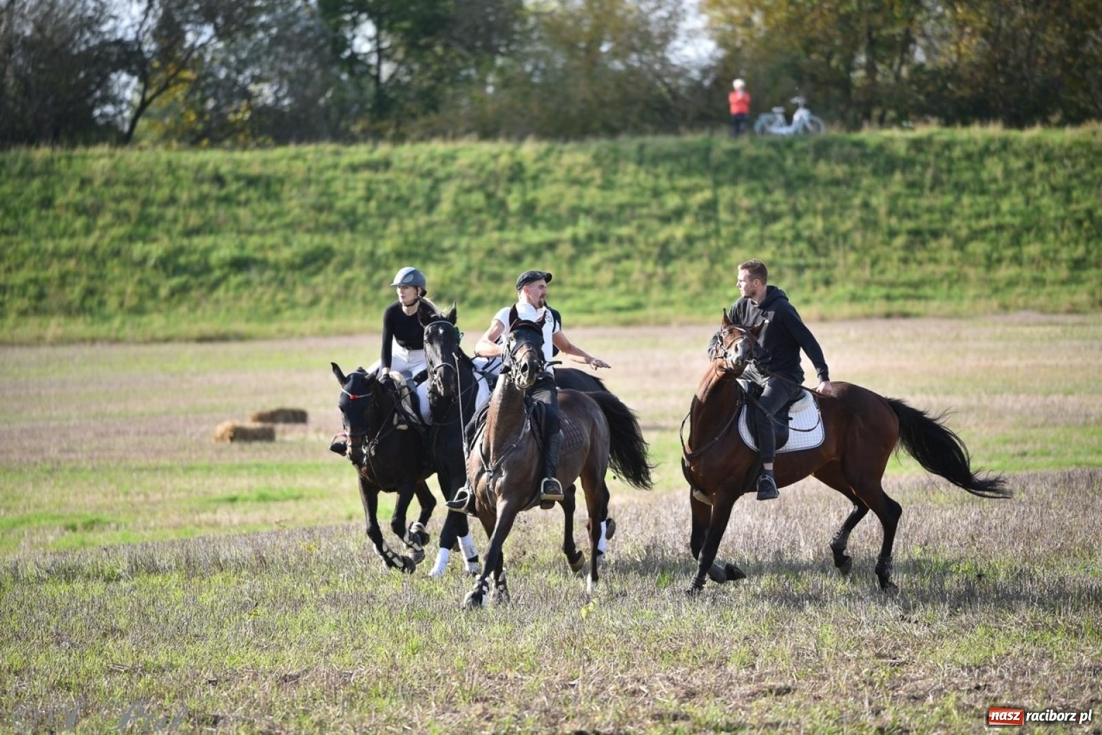 Zdjęcie w galerii na portalu naszraciborz.pl: Hubertus na Huzarskiej na bis – nie tylko tradycja, ale i pomoc dla Amelki [FOTO] wiadomości z regionu