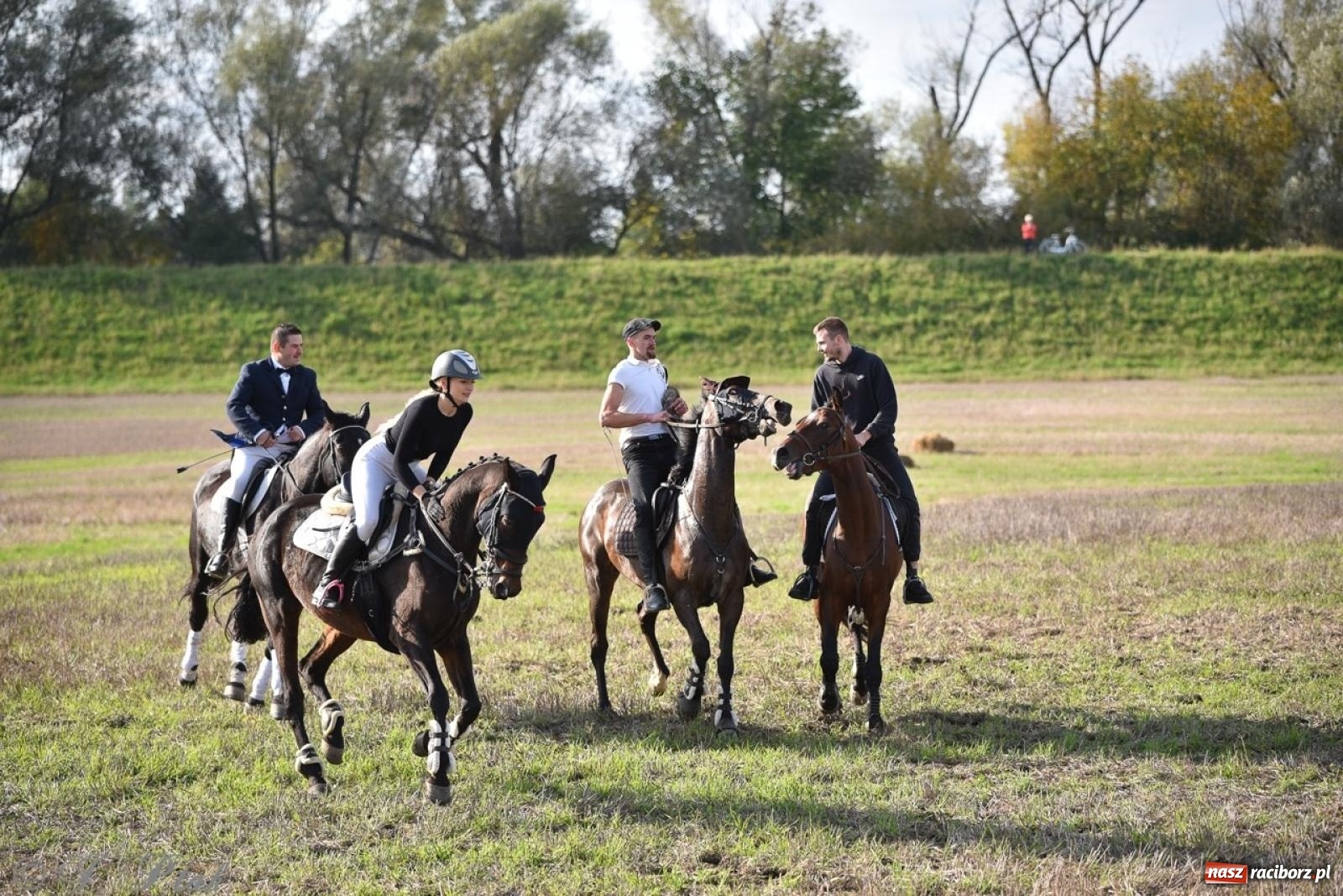 Zdjęcie w galerii na portalu naszraciborz.pl: Hubertus na Huzarskiej na bis – nie tylko tradycja, ale i pomoc dla Amelki [FOTO] wiadomości z regionu