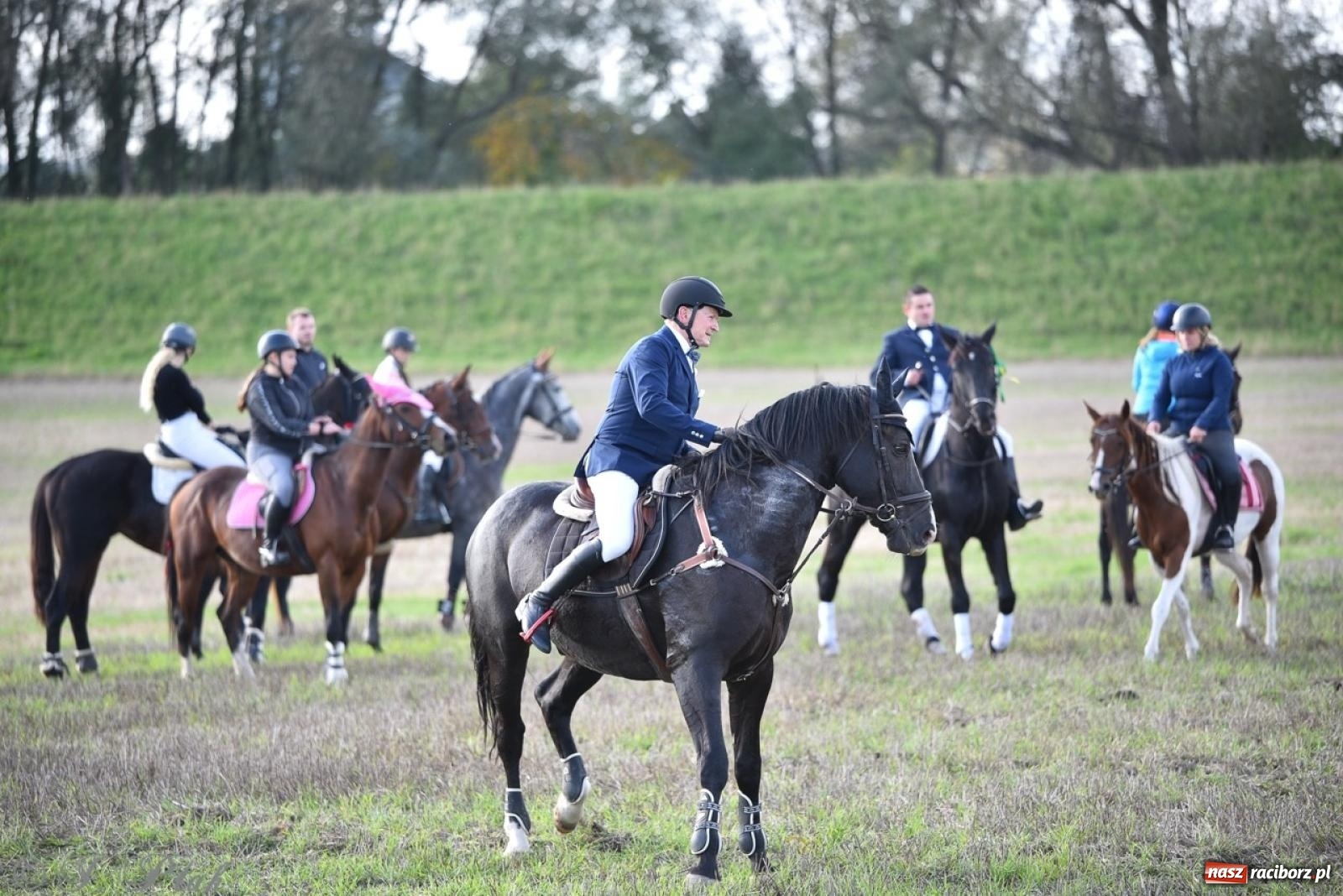 Zdjęcie w galerii na portalu naszraciborz.pl: Hubertus na Huzarskiej na bis – nie tylko tradycja, ale i pomoc dla Amelki [FOTO] wiadomości z regionu