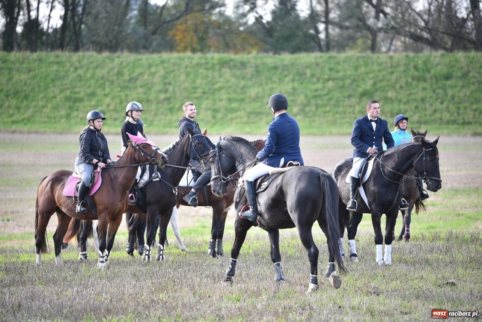Zdjęcie w galerii na portalu naszraciborz.pl: Hubertus na Huzarskiej na bis – nie tylko tradycja, ale i pomoc dla Amelki [FOTO] wiadomości z regionu