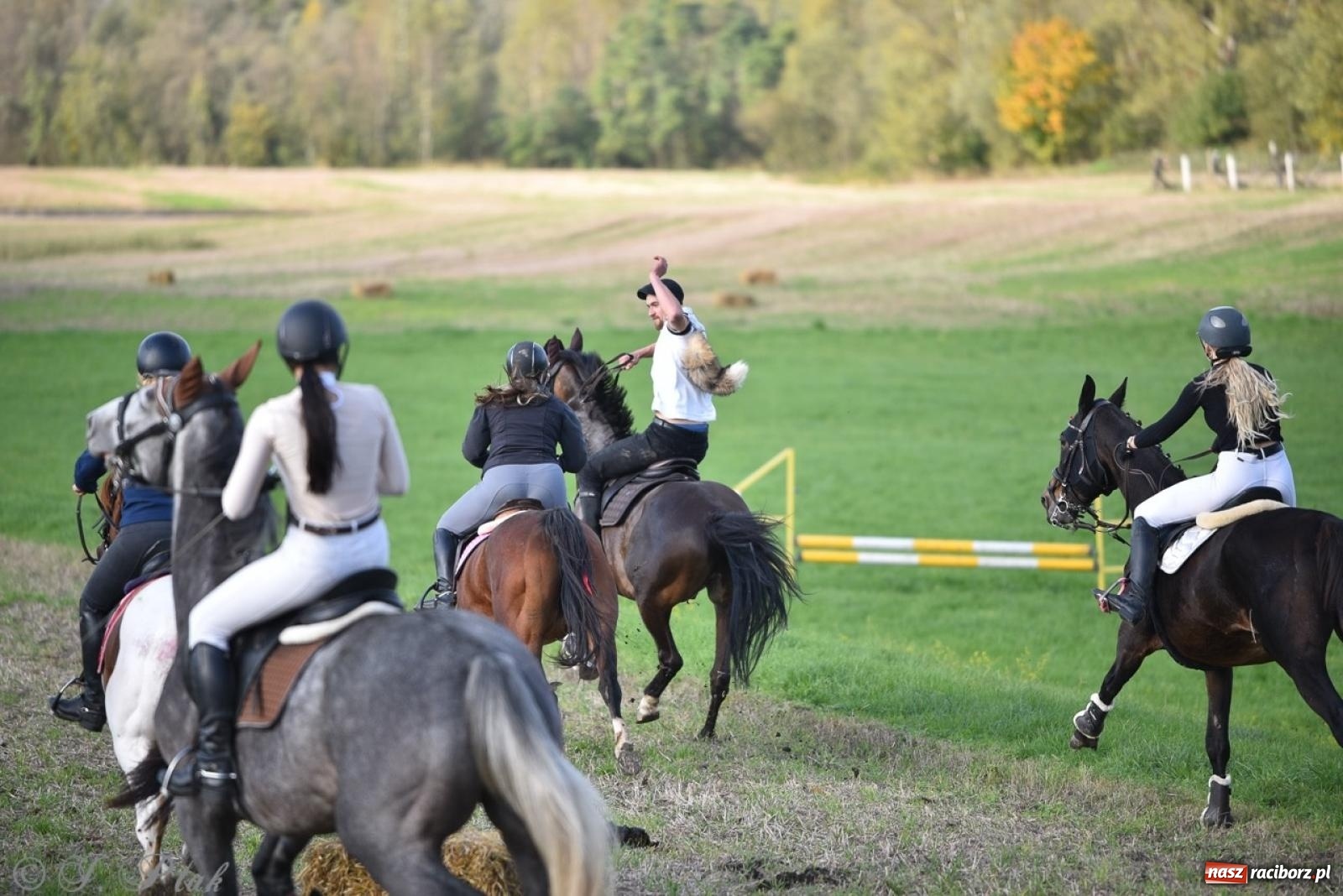 Zdjęcie w galerii na portalu naszraciborz.pl: Hubertus na Huzarskiej na bis – nie tylko tradycja, ale i pomoc dla Amelki [FOTO] wiadomości z regionu