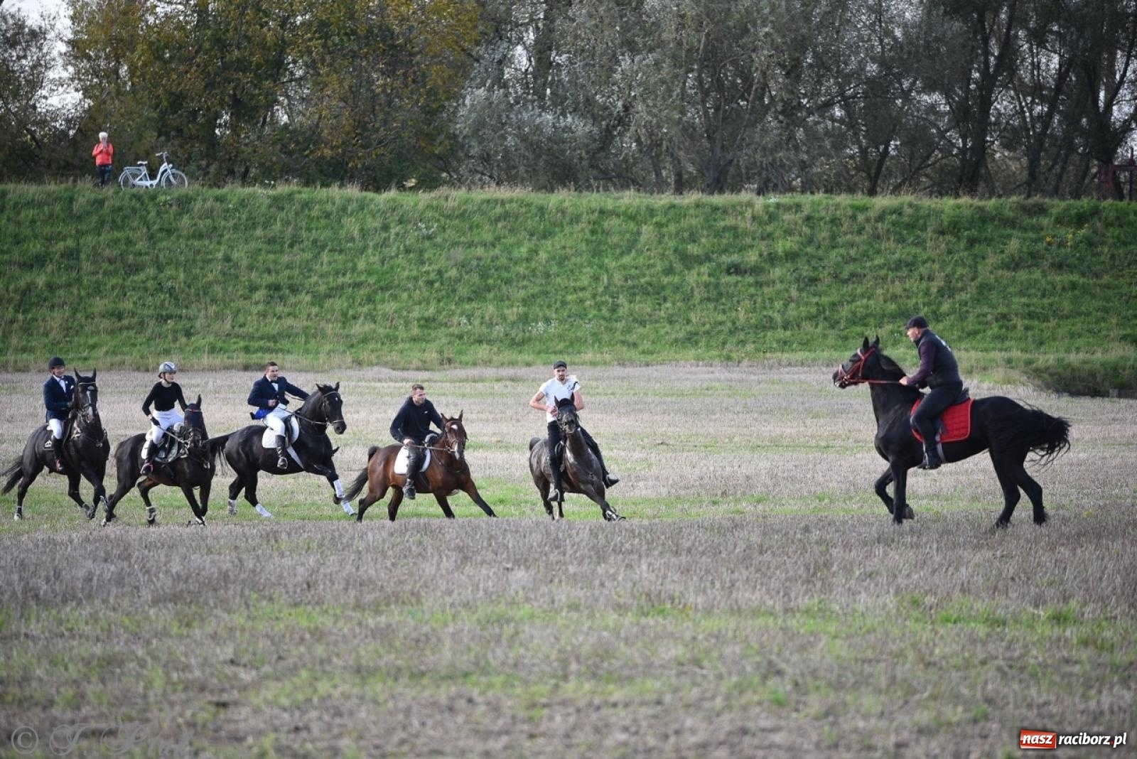 Zdjęcie w galerii na portalu naszraciborz.pl: Hubertus na Huzarskiej na bis – nie tylko tradycja, ale i pomoc dla Amelki [FOTO] wiadomości z regionu