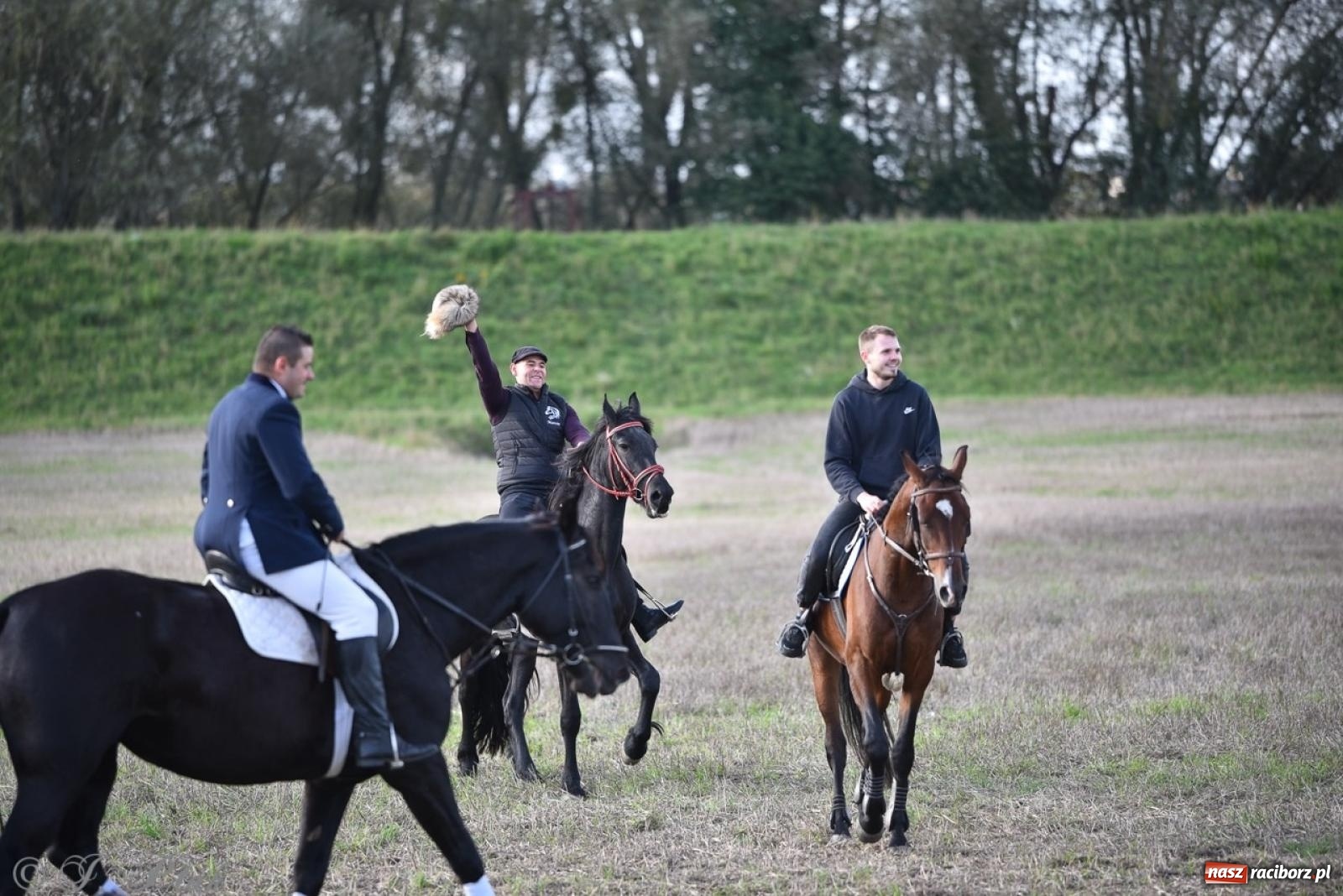 Zdjęcie w galerii na portalu naszraciborz.pl: Hubertus na Huzarskiej na bis – nie tylko tradycja, ale i pomoc dla Amelki [FOTO] wiadomości z regionu