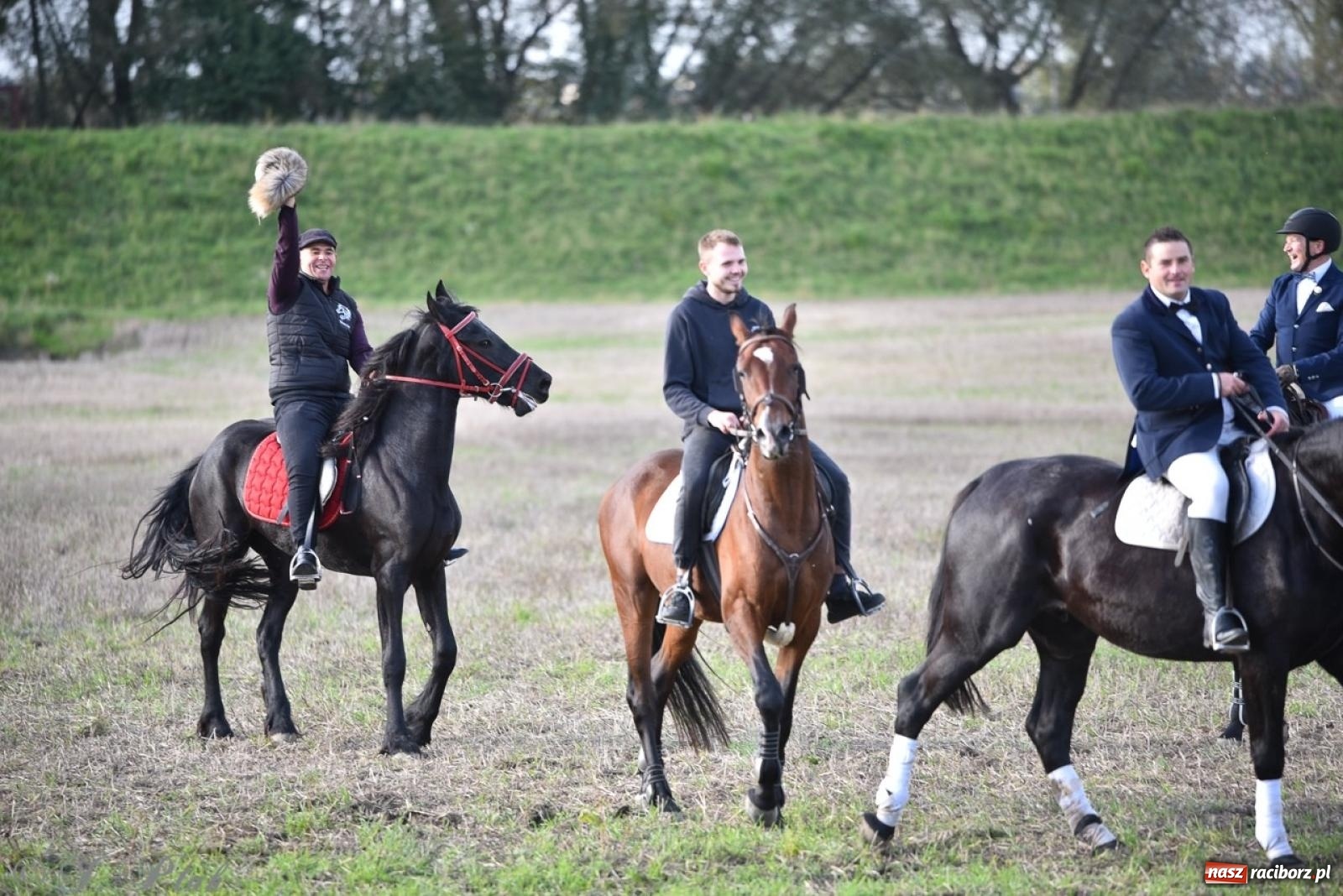 Zdjęcie w galerii na portalu naszraciborz.pl: Hubertus na Huzarskiej na bis – nie tylko tradycja, ale i pomoc dla Amelki [FOTO] wiadomości z regionu