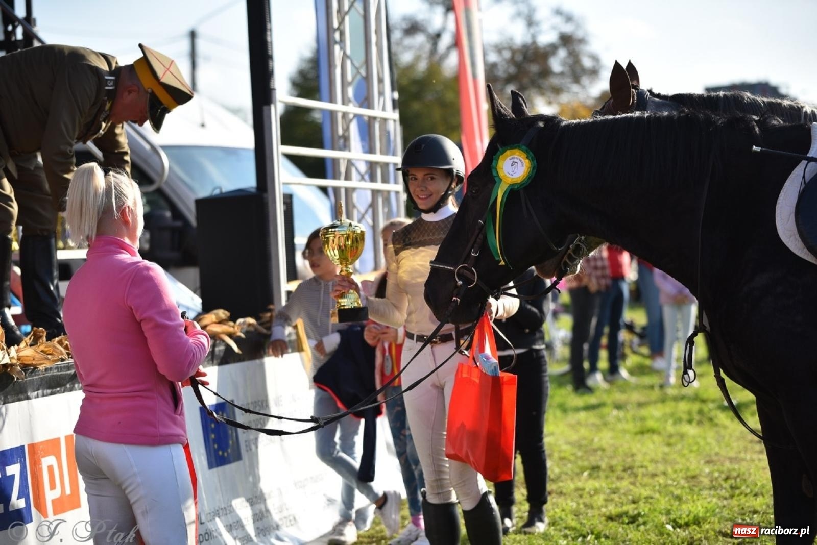 Zdjęcie w galerii na portalu naszraciborz.pl: Hubertus na Huzarskiej na bis – nie tylko tradycja, ale i pomoc dla Amelki [FOTO] wiadomości z regionu