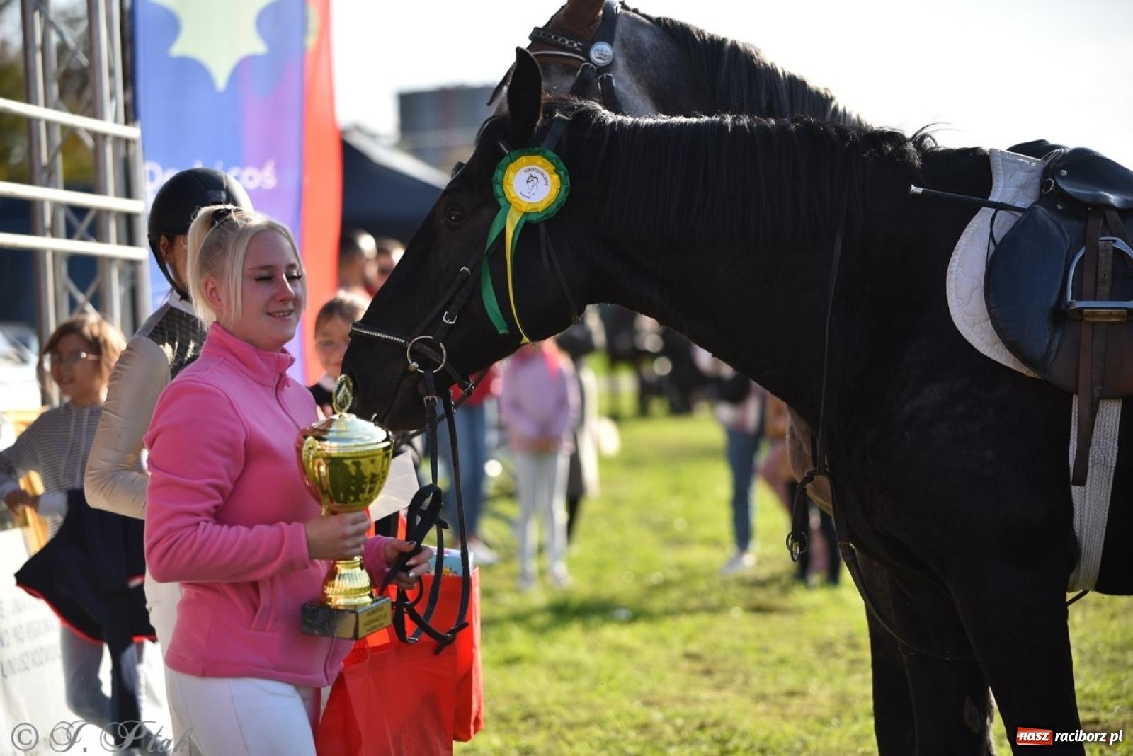 Zdjęcie w galerii na portalu naszraciborz.pl: Hubertus na Huzarskiej na bis – nie tylko tradycja, ale i pomoc dla Amelki [FOTO] wiadomości z regionu