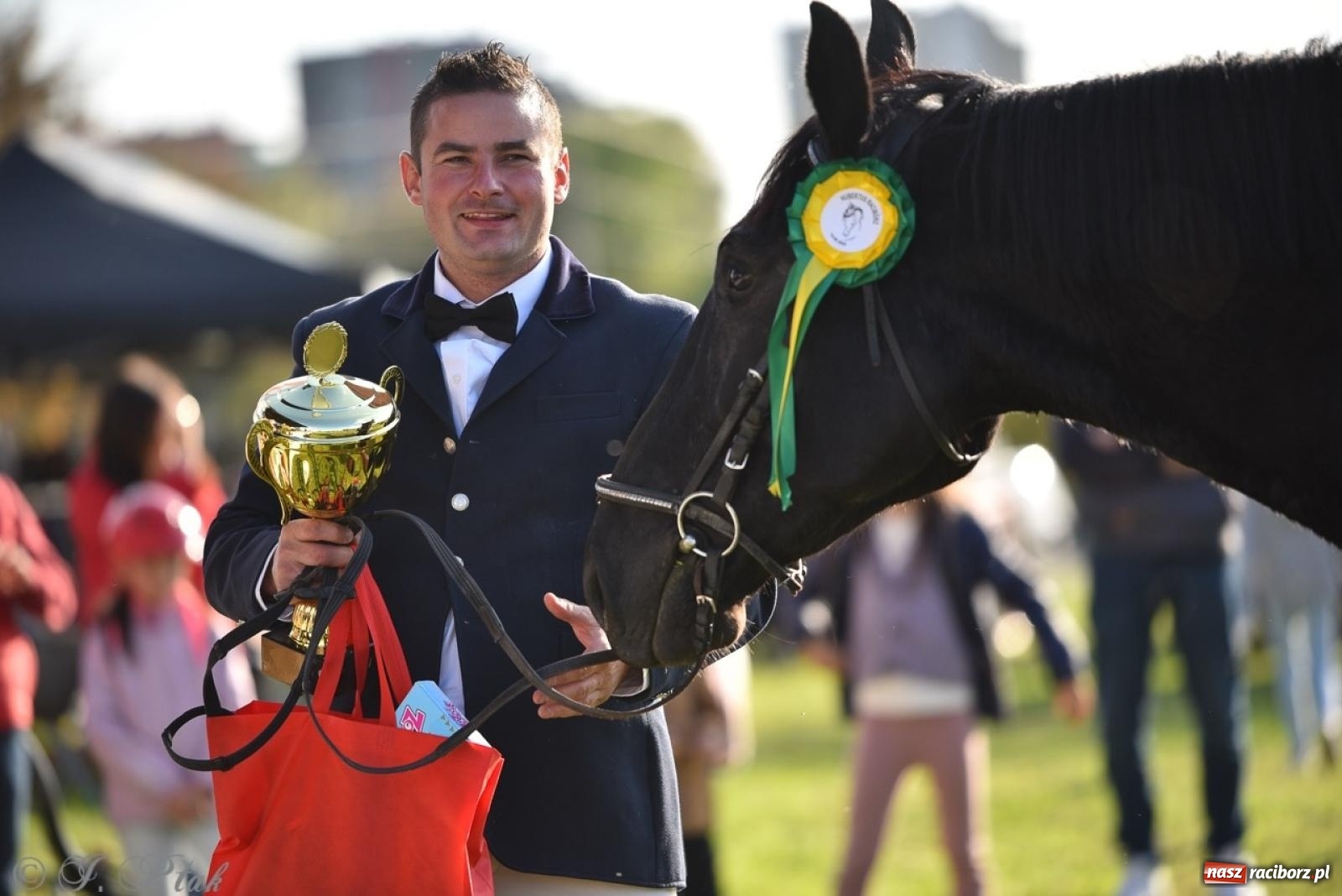 Zdjęcie w galerii na portalu naszraciborz.pl: Hubertus na Huzarskiej na bis – nie tylko tradycja, ale i pomoc dla Amelki [FOTO] wiadomości z regionu