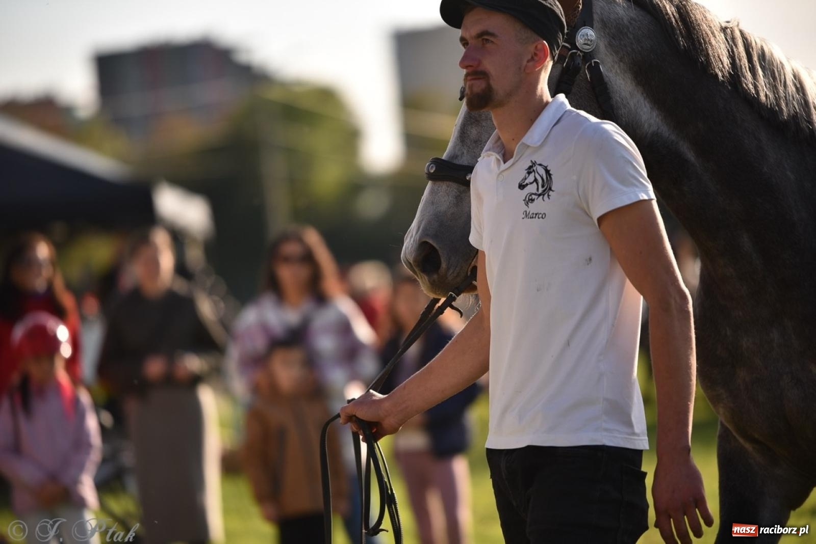 Zdjęcie w galerii na portalu naszraciborz.pl: Hubertus na Huzarskiej na bis – nie tylko tradycja, ale i pomoc dla Amelki [FOTO] wiadomości z regionu