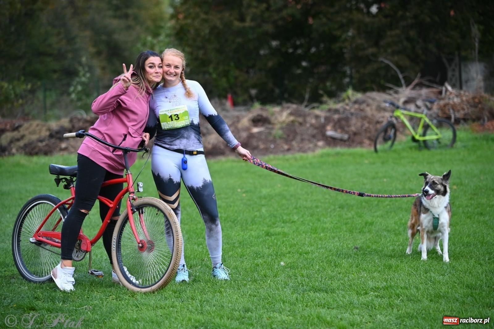 Zdjęcie w galerii na portalu naszraciborz.pl: Niedzielny dogtrekking. Bieg i spacer z psami wsparciem dla zwierząt OTOZ Animals wiadomości z regionu