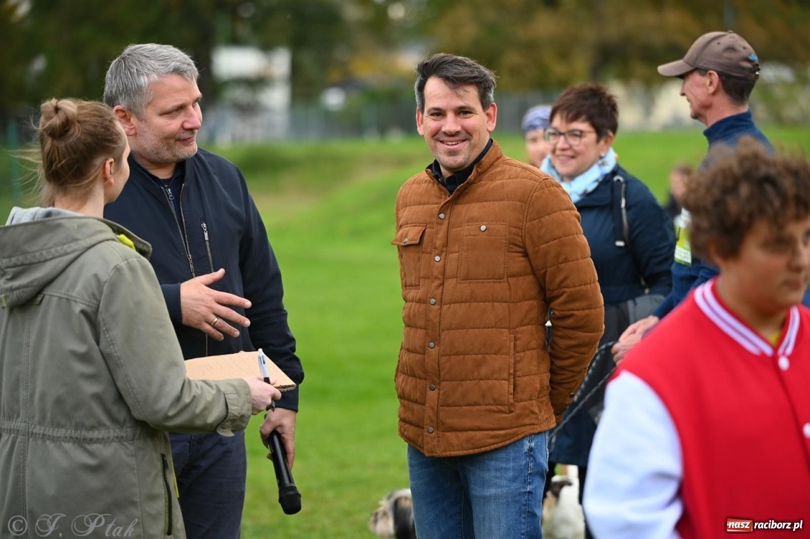 Zdjęcie w galerii na portalu naszraciborz.pl: Niedzielny dogtrekking. Bieg i spacer z psami wsparciem dla zwierząt OTOZ Animals wiadomości z regionu