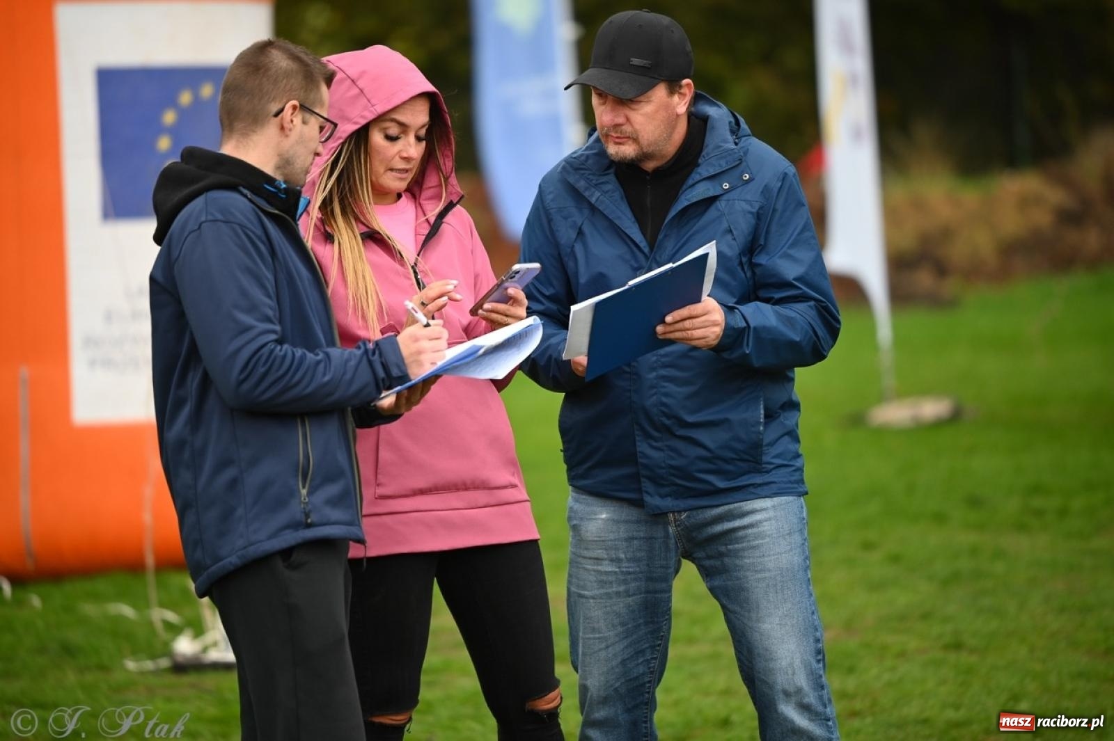 Zdjęcie w galerii na portalu naszraciborz.pl: Niedzielny dogtrekking. Bieg i spacer z psami wsparciem dla zwierząt OTOZ Animals wiadomości z regionu