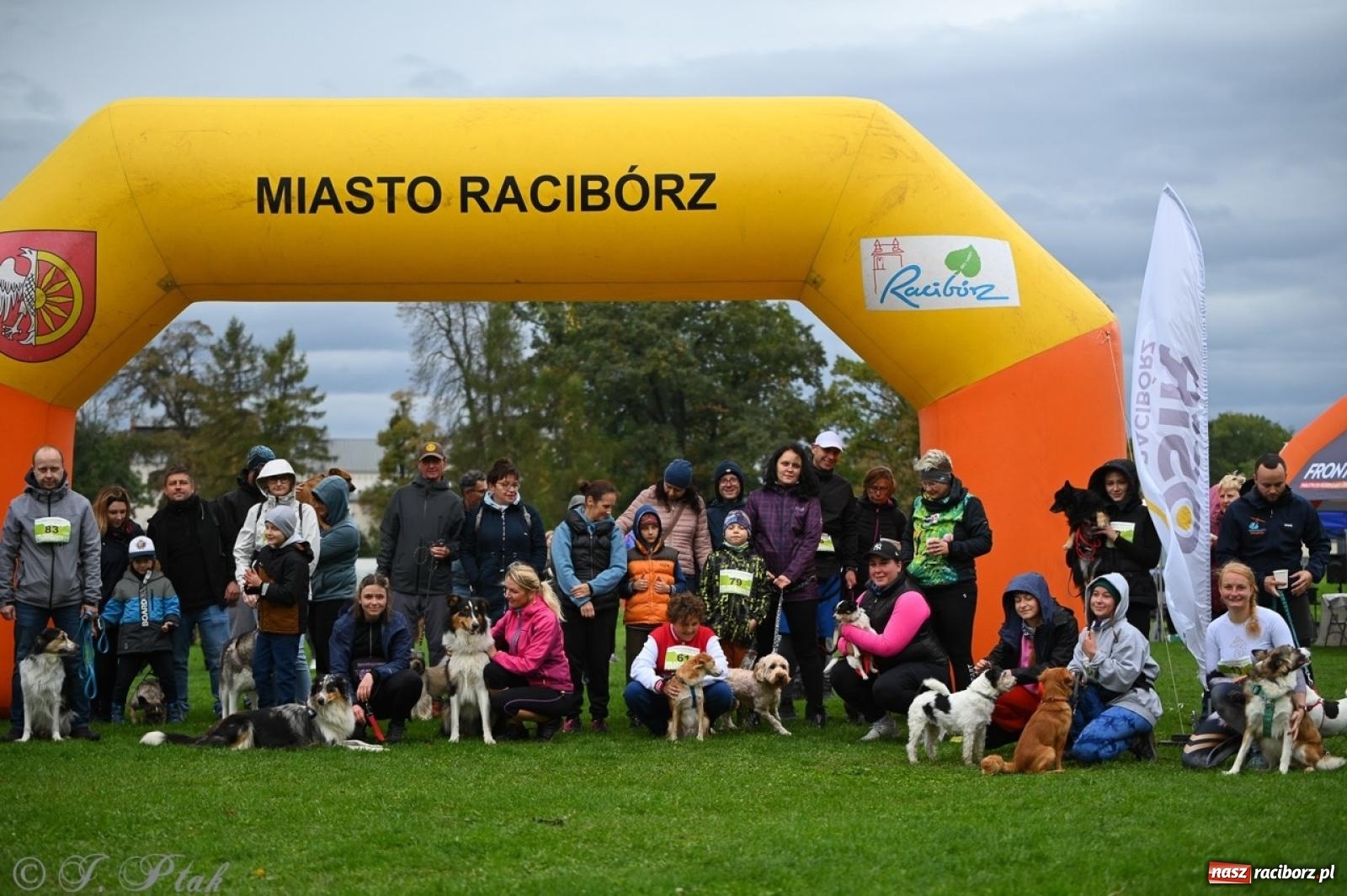 Zdjęcie w galerii na portalu naszraciborz.pl: Niedzielny dogtrekking. Bieg i spacer z psami wsparciem dla zwierząt OTOZ Animals wiadomości z regionu