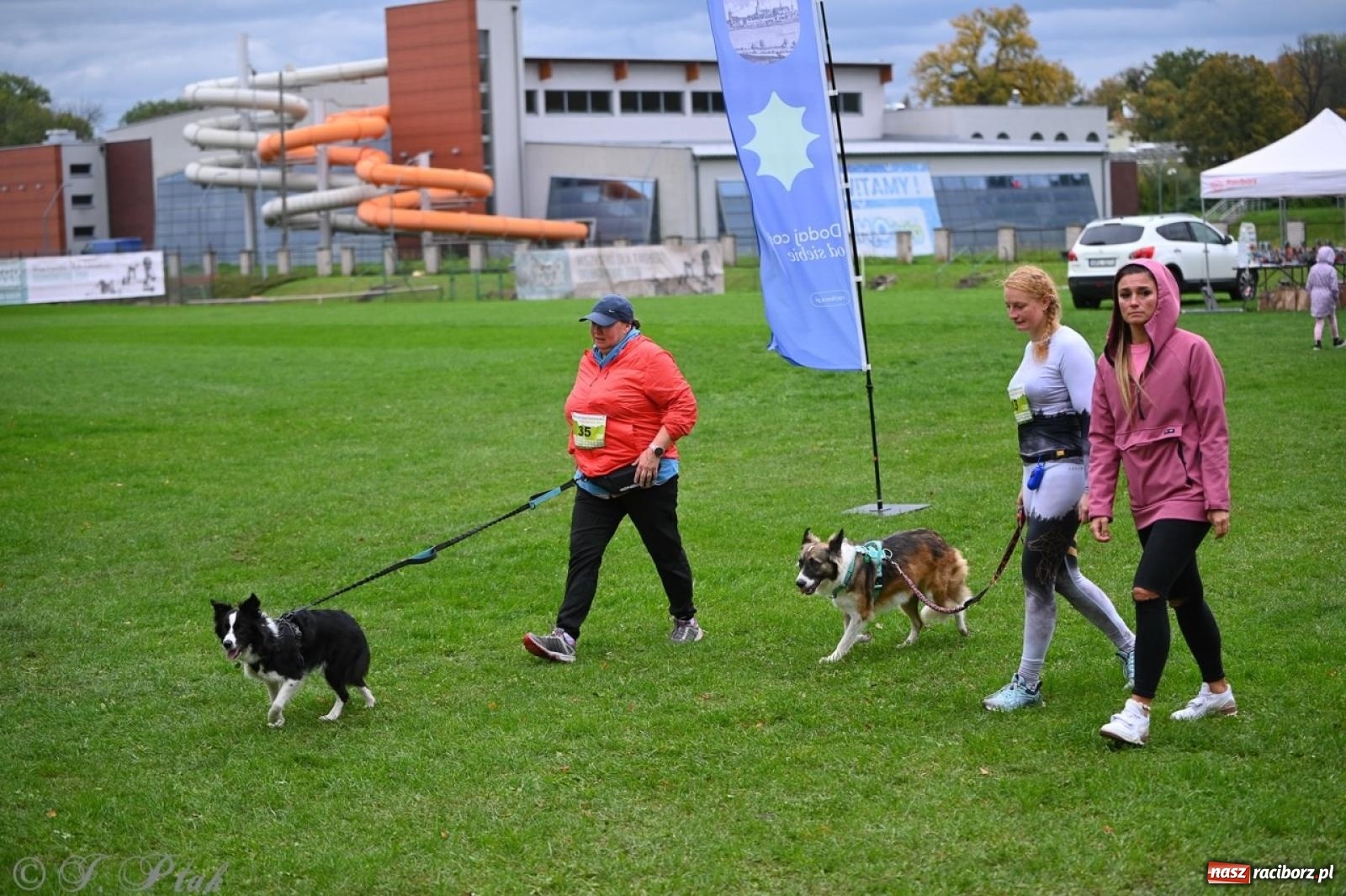 Zdjęcie w galerii na portalu naszraciborz.pl: Niedzielny dogtrekking. Bieg i spacer z psami wsparciem dla zwierząt OTOZ Animals wiadomości z regionu