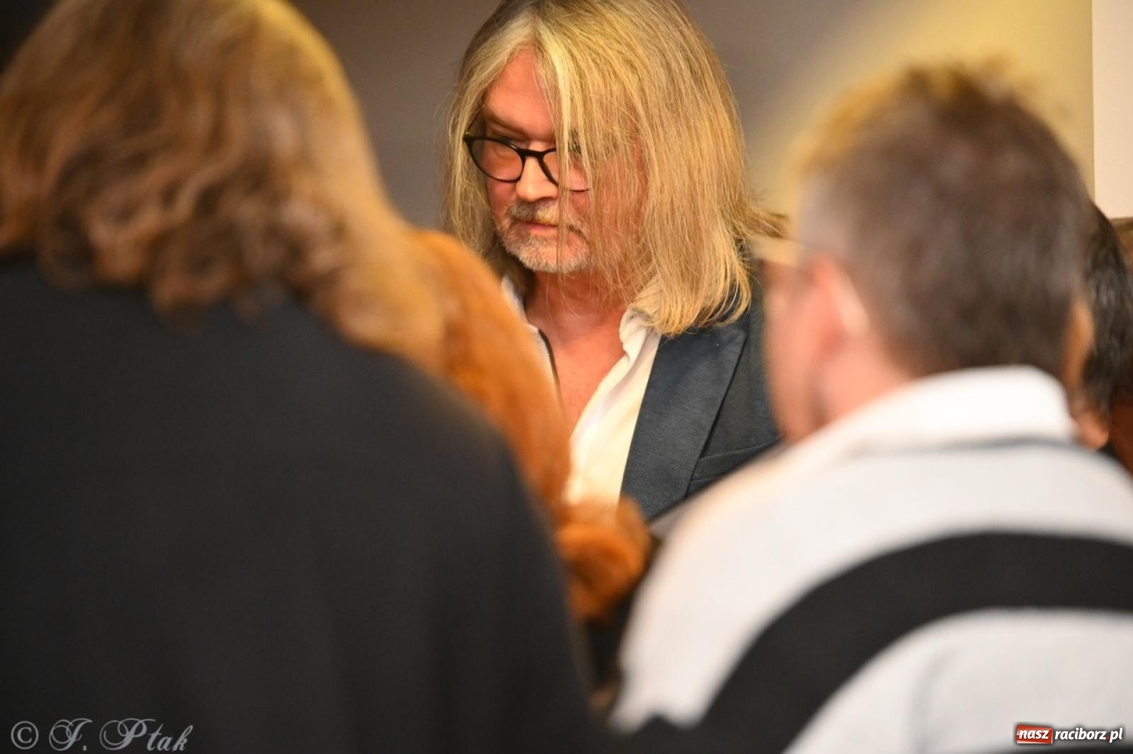 Zdjęcie w galerii na portalu naszraciborz.pl: Wieczór poezji i muzyki w Zamku Piastowskim w Raciborzu. Krzysztof Cezary Buszman i Perspektywa Okolicy wiadomości z regionu