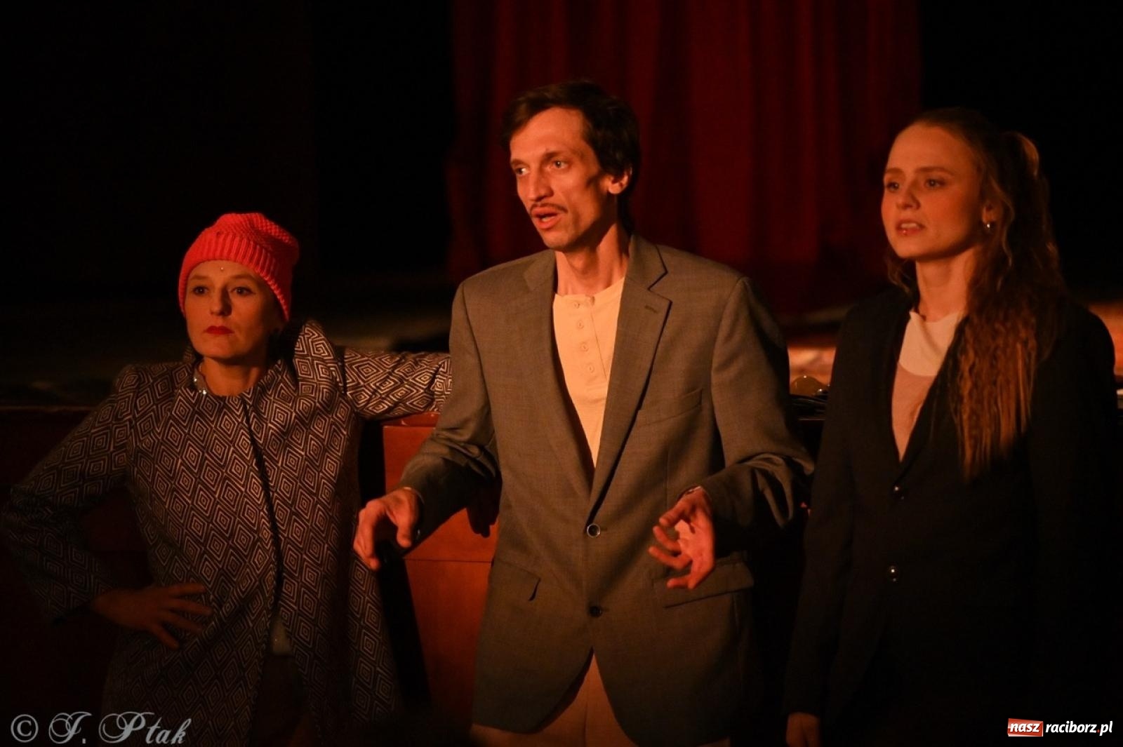 Zdjęcie w galerii na portalu naszraciborz.pl: NIE TAK TY – spektakl Kolektywu KEJOS w RCK wiadomości z regionu