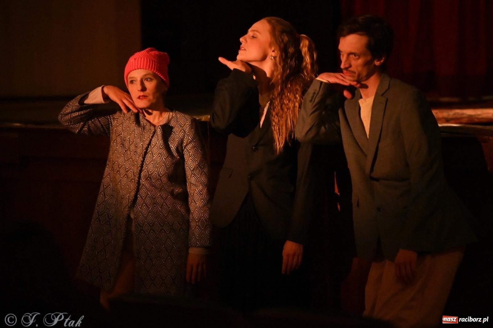 Zdjęcie w galerii na portalu naszraciborz.pl: NIE TAK TY – spektakl Kolektywu KEJOS w RCK wiadomości z regionu