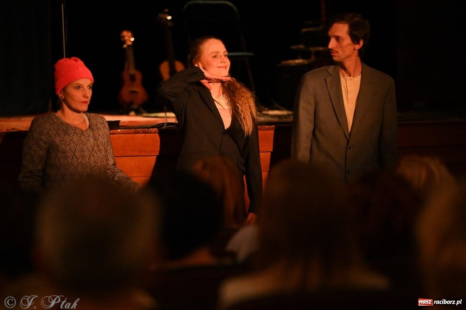 Zdjęcie w galerii na portalu naszraciborz.pl: NIE TAK TY – spektakl Kolektywu KEJOS w RCK wiadomości z regionu