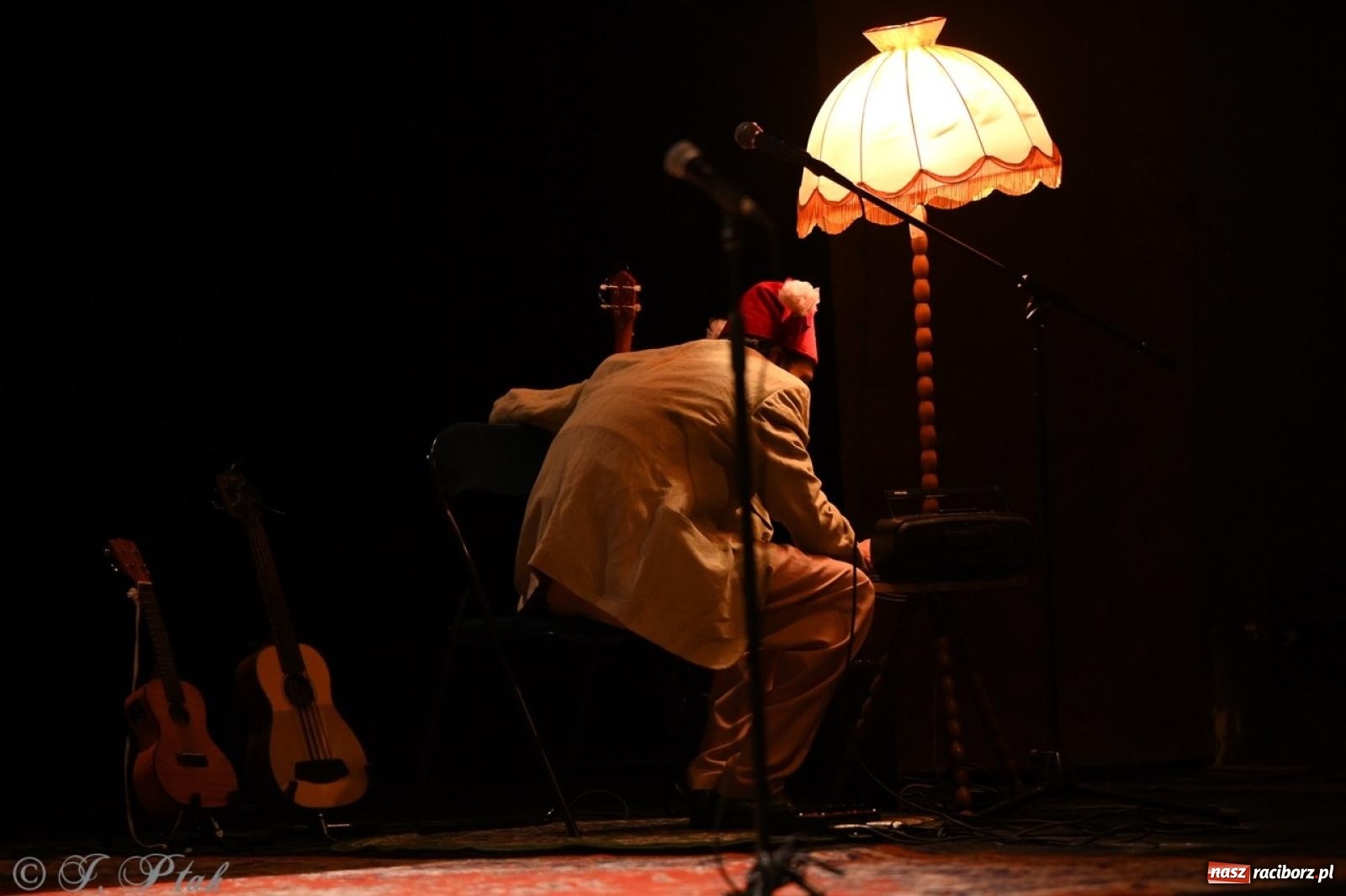 Zdjęcie w galerii na portalu naszraciborz.pl: NIE TAK TY – spektakl Kolektywu KEJOS w RCK wiadomości z regionu