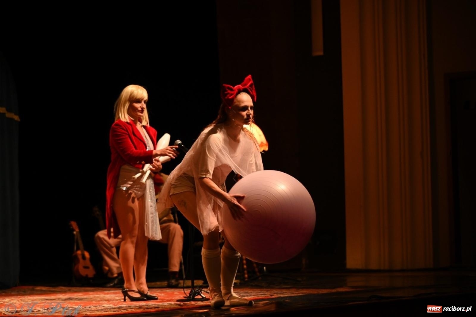 Zdjęcie w galerii na portalu naszraciborz.pl: NIE TAK TY – spektakl Kolektywu KEJOS w RCK wiadomości z regionu
