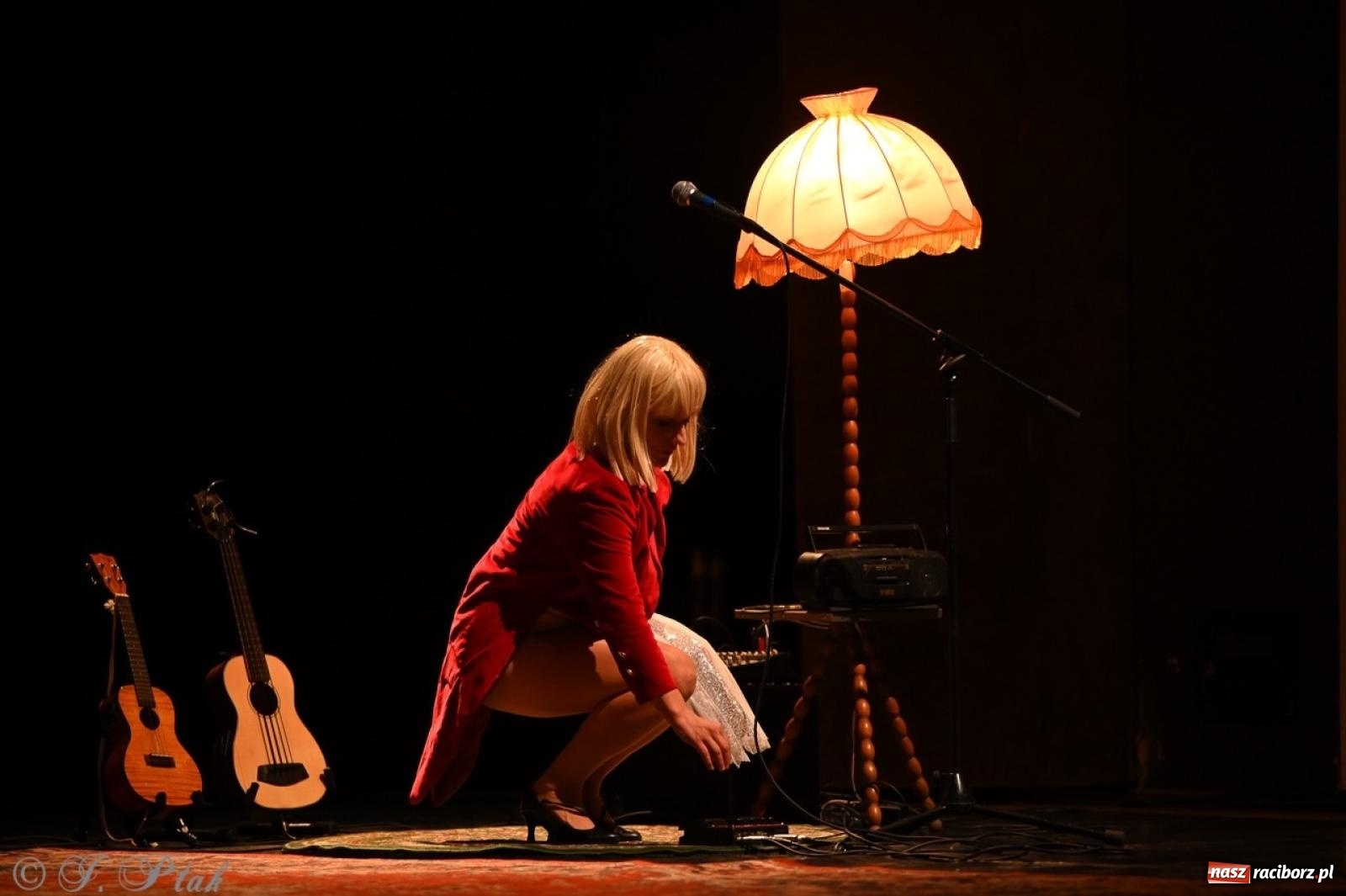 Zdjęcie w galerii na portalu naszraciborz.pl: NIE TAK TY – spektakl Kolektywu KEJOS w RCK wiadomości z regionu